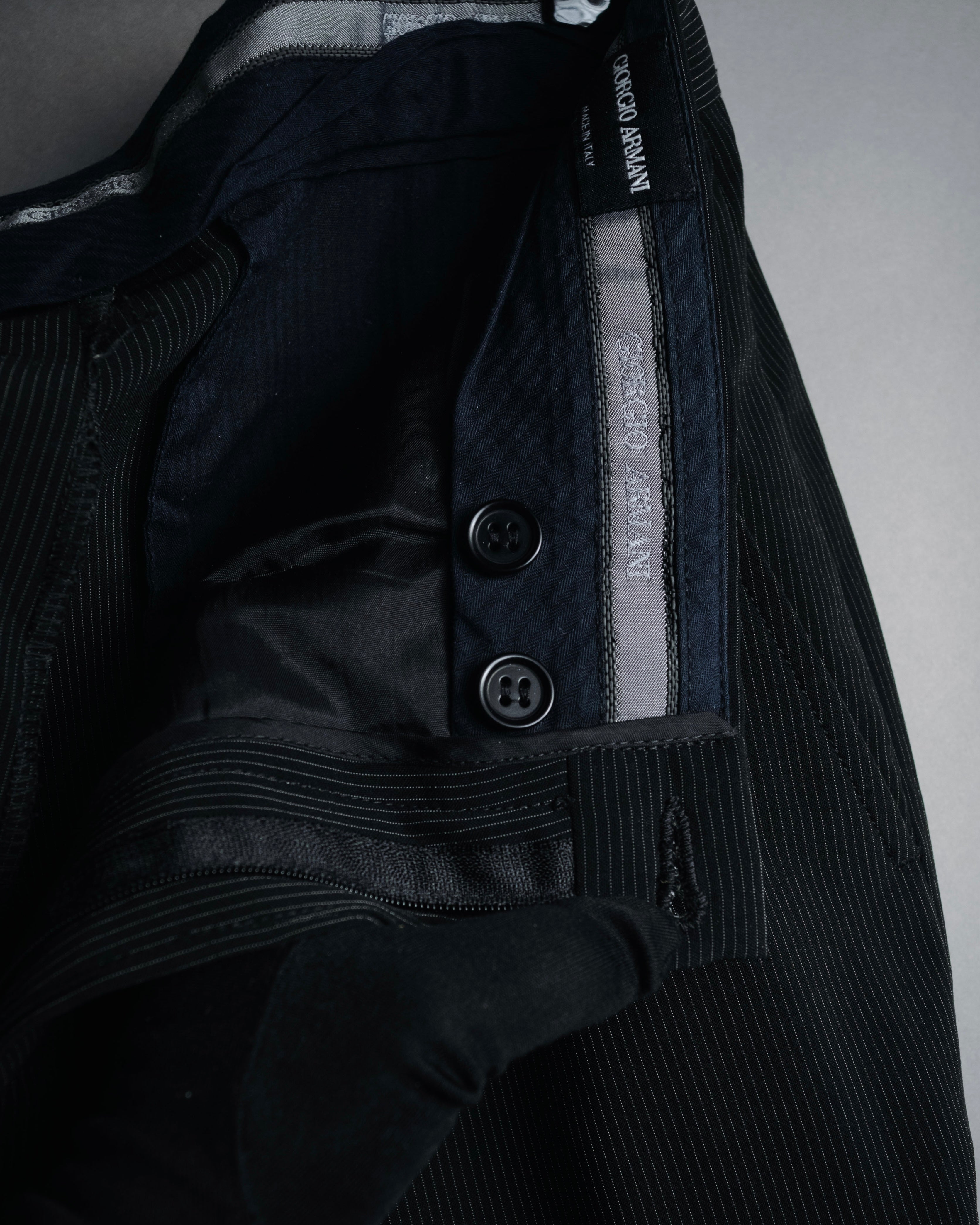 "GIORGIO ARMANI" 08’s-09’s Sharp pinstripe wool two button suit set