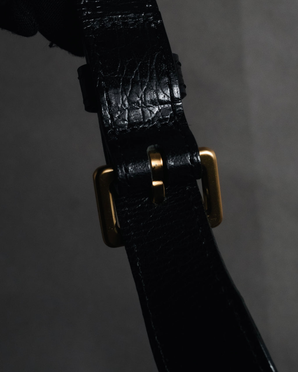 –SPECIAL– "Valentino Garavani"
1985-95 Croc embossed trapezoid top handle bag