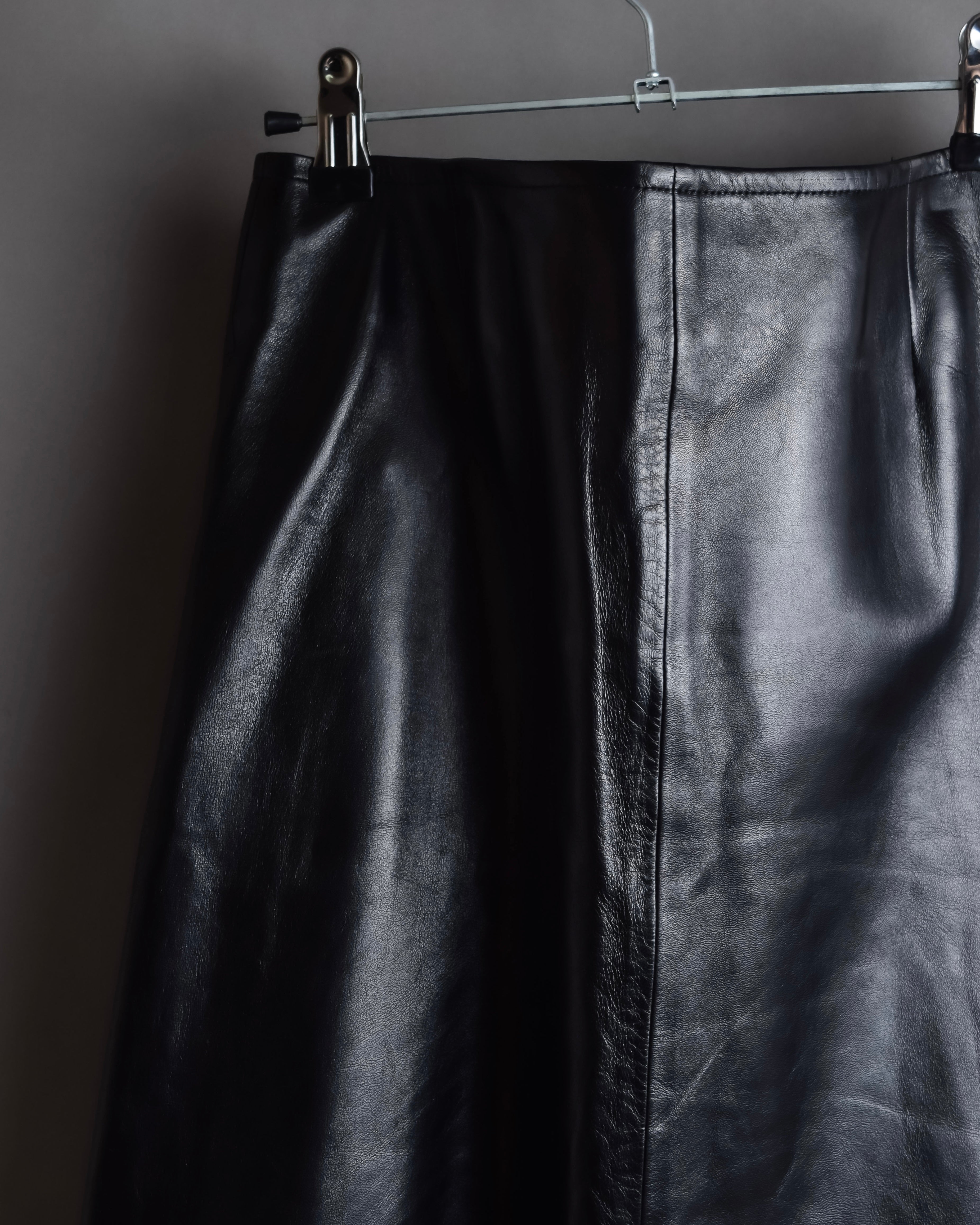 "CELINE" Front metal buckle detail leather skirt
