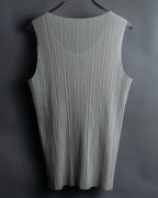 "PLEATS PLEASE ISSEY MIYAKE" Off-white tank top