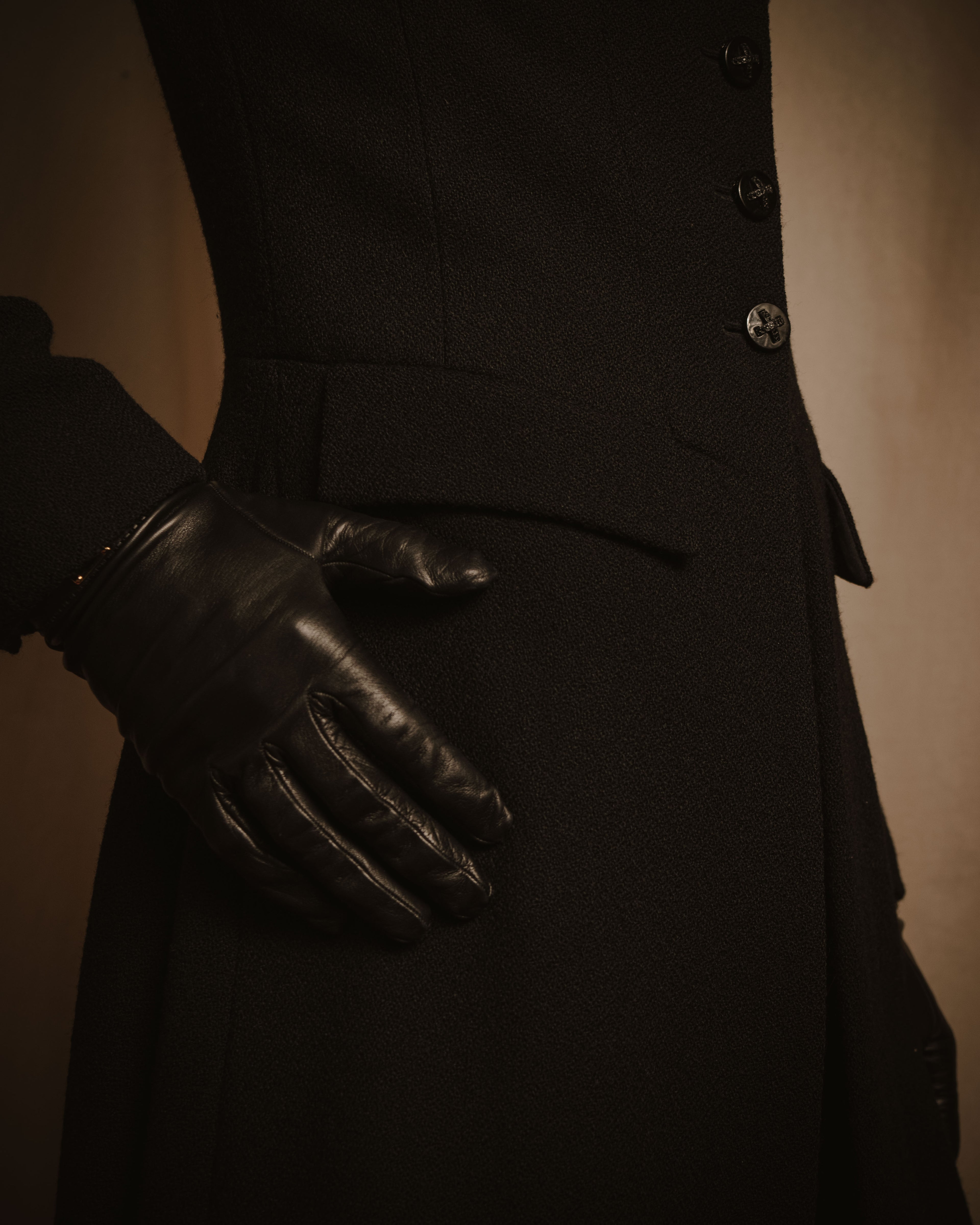 –SPECIAL– "CHANEL" 04SS sculpted princess-line wool crepe coat