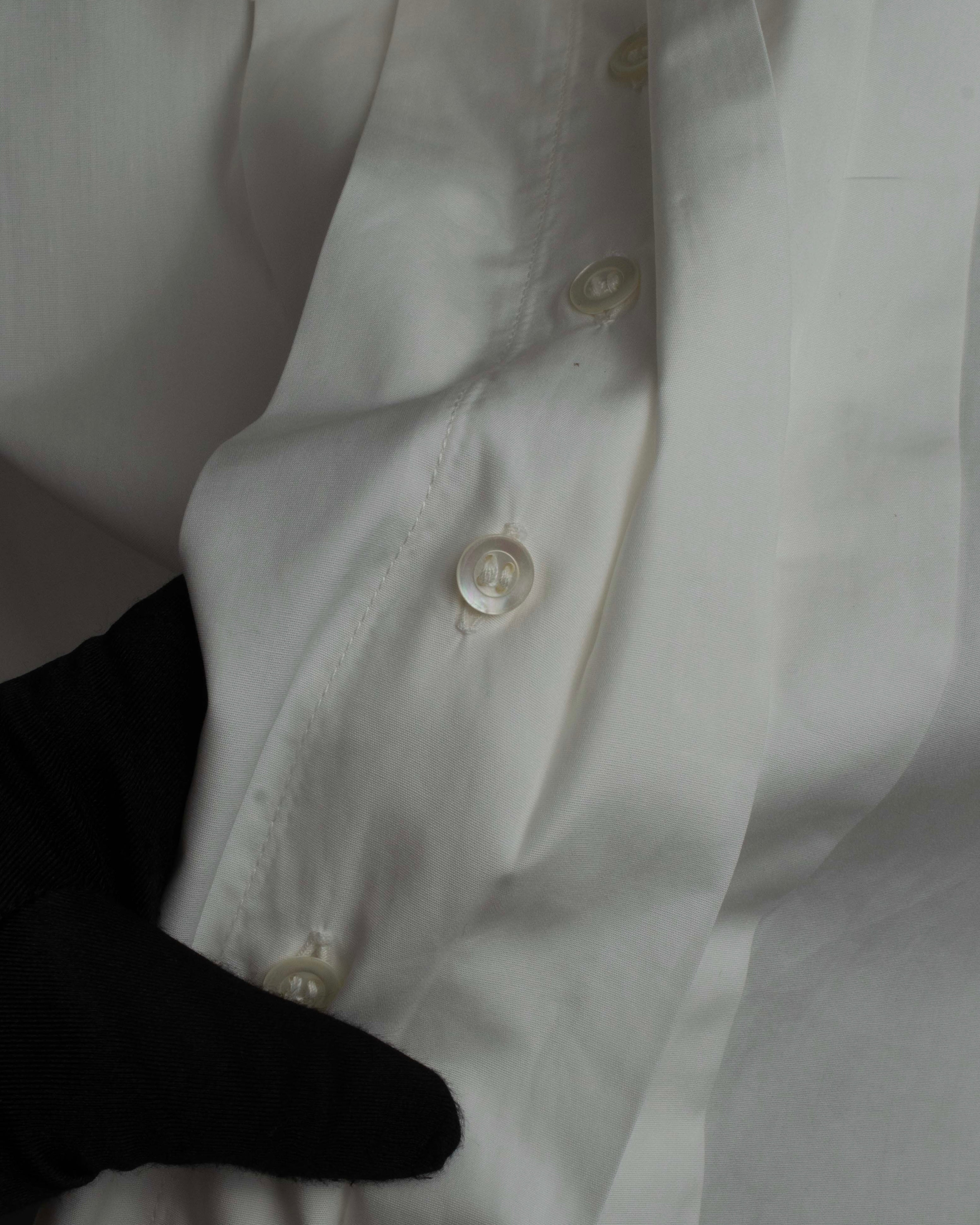 "CHANEL" Gold button design pleated white shirt
