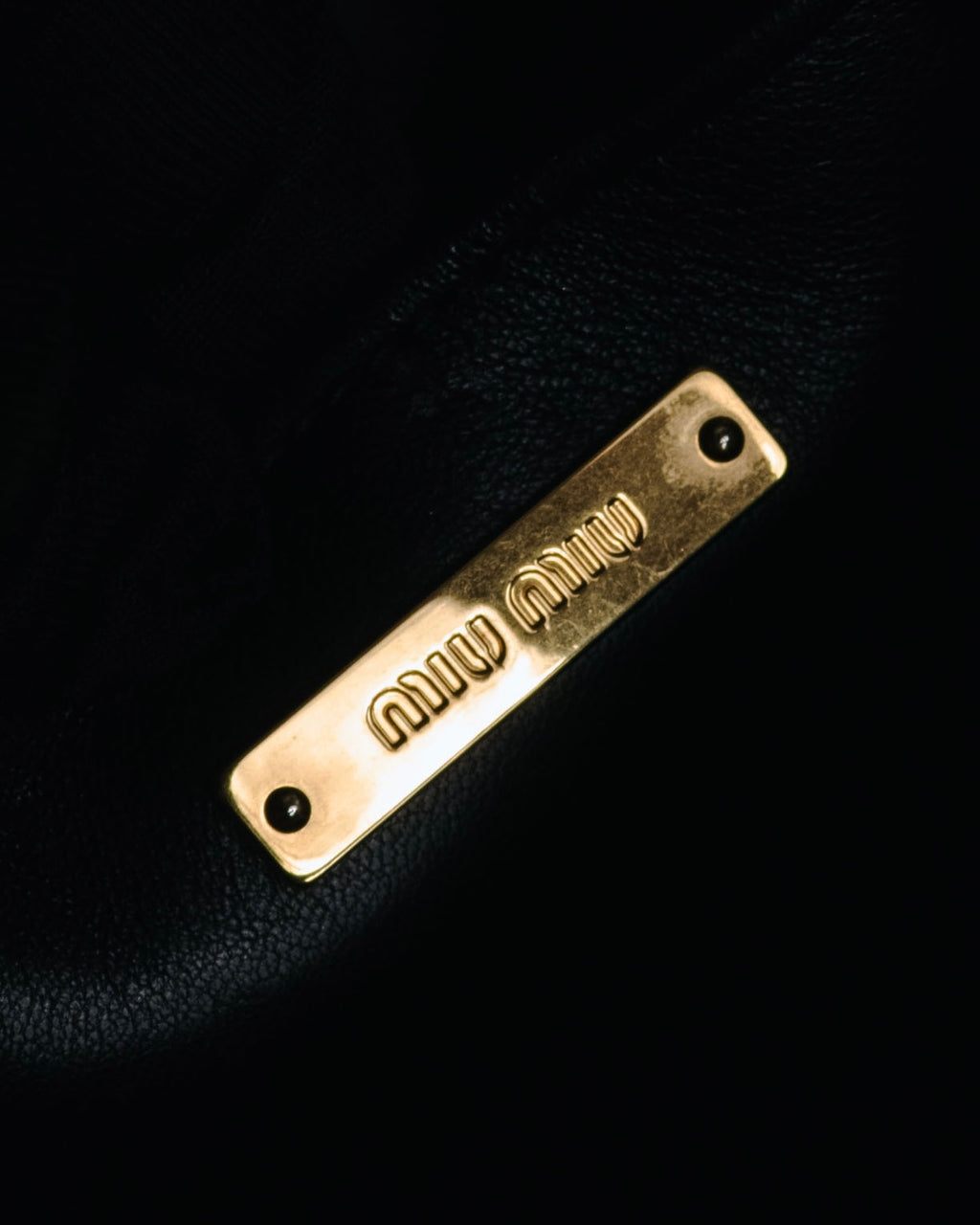 –SPECIAL– "MIU MIU"
00’s Braided-handle grained leather handbag