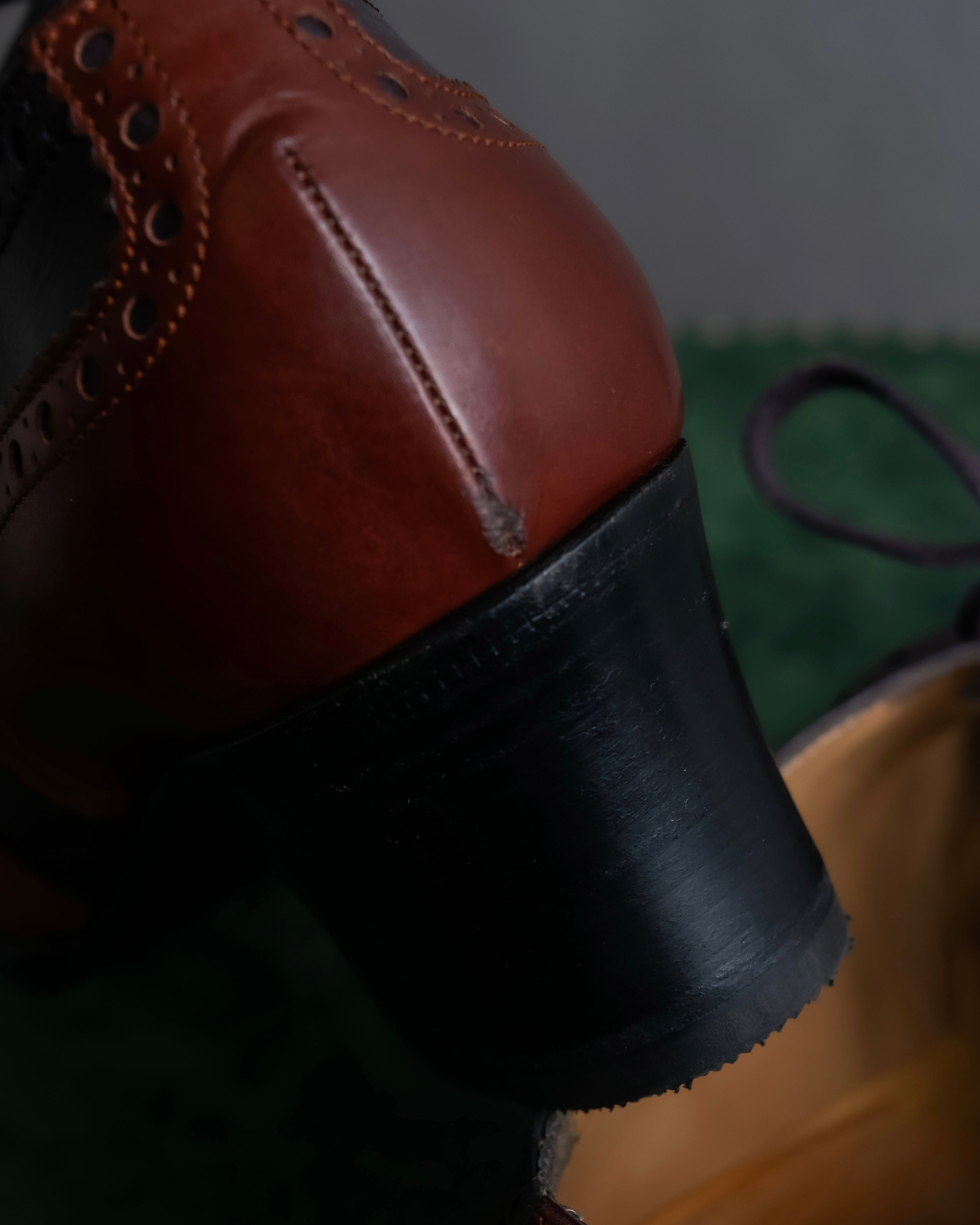 "HERMES" Medallion design combination leather heel shoes