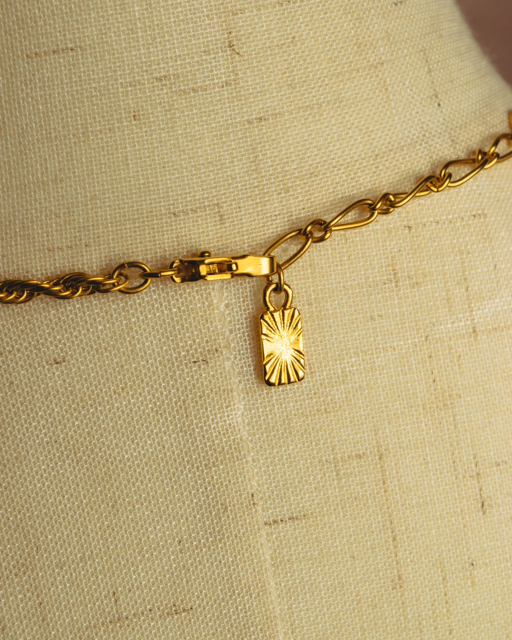 -SPECIAL- "YVES SAINT LAURENT" 80's-90's Baroque pearl textured gold pendant necklace