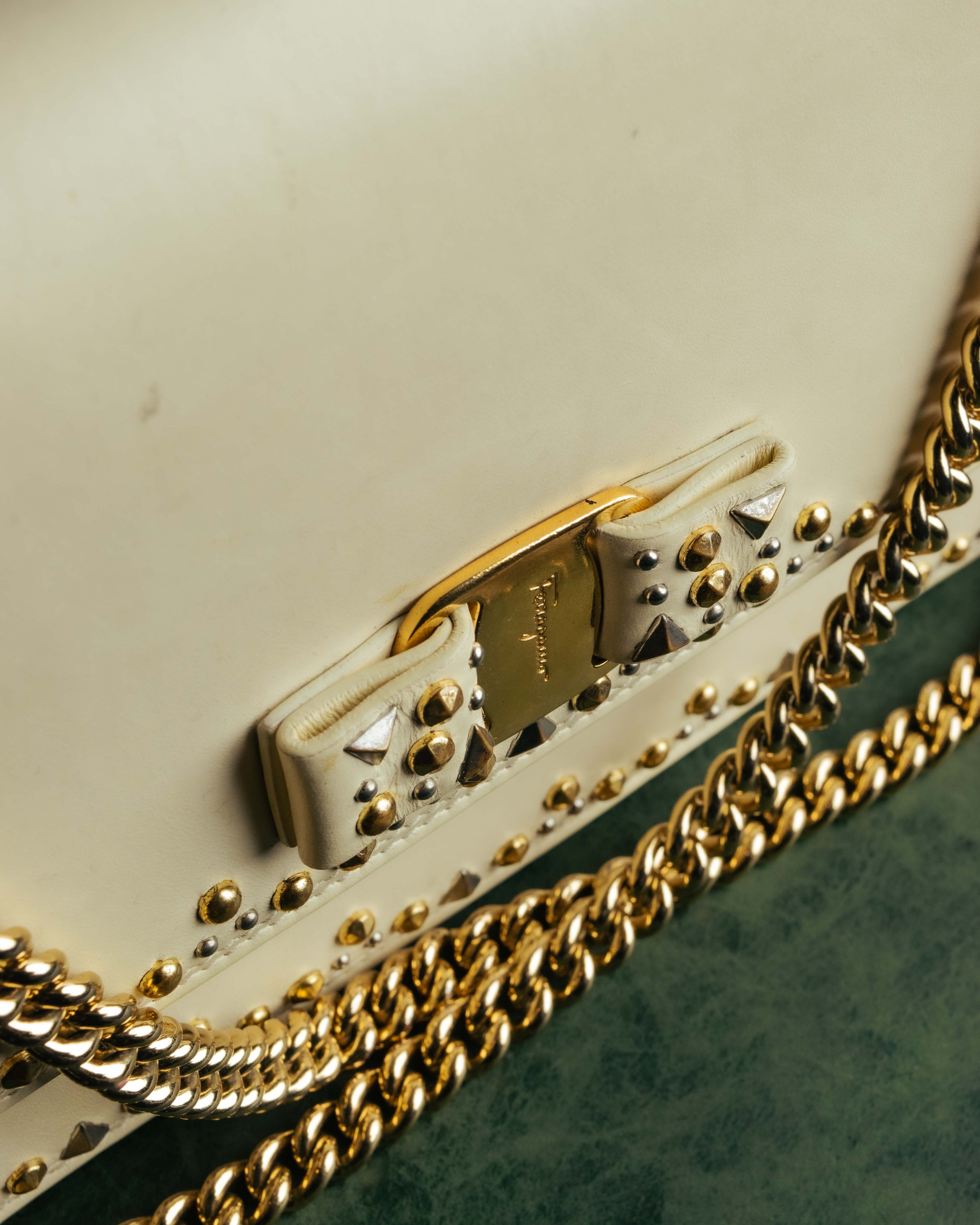 -SPECIAL- “Salvatore Ferragamo” 2015-2017 Vara studded chain shoulder bag