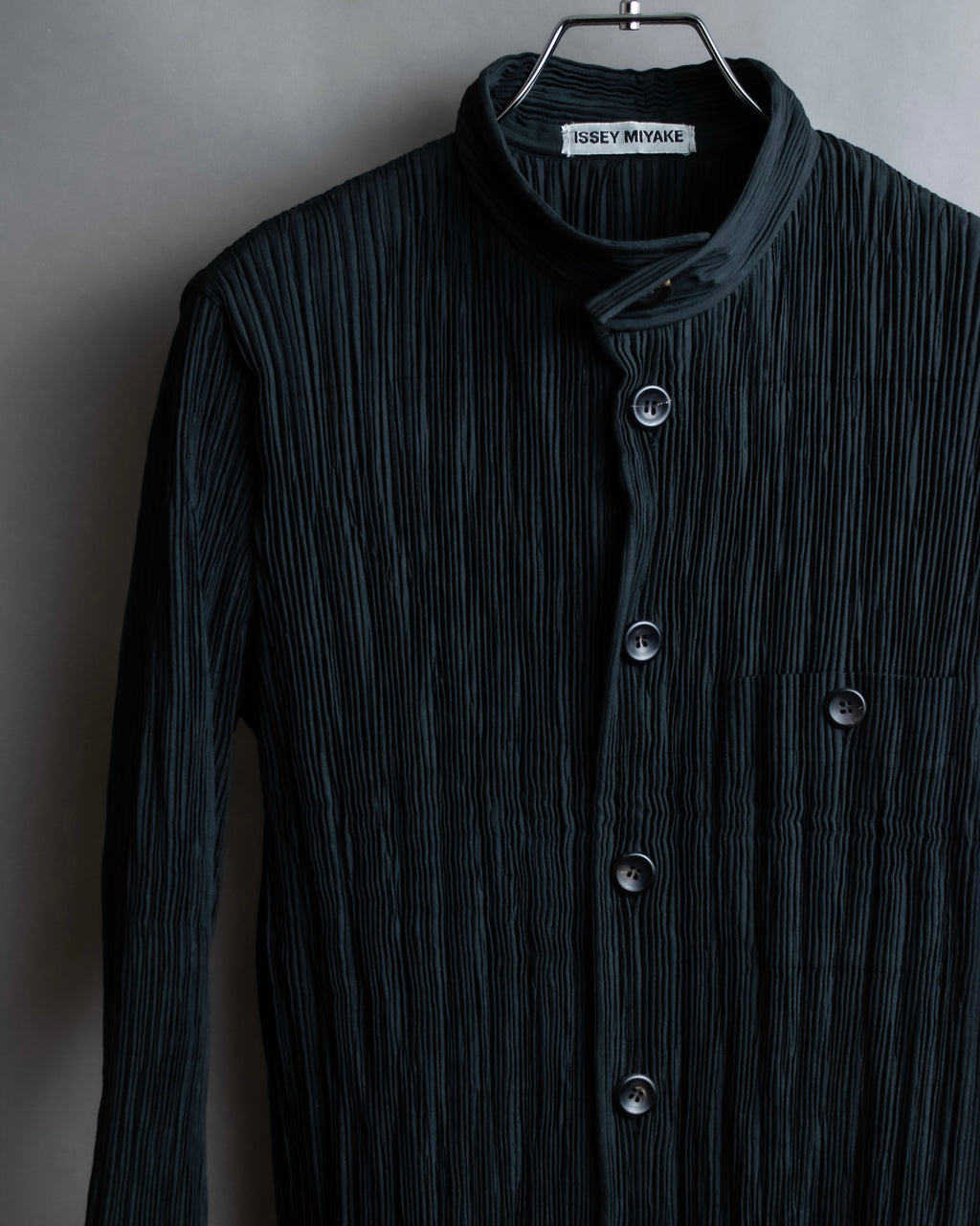 "ISSEY MIYAKE" Pleated vertical line shirt jacket