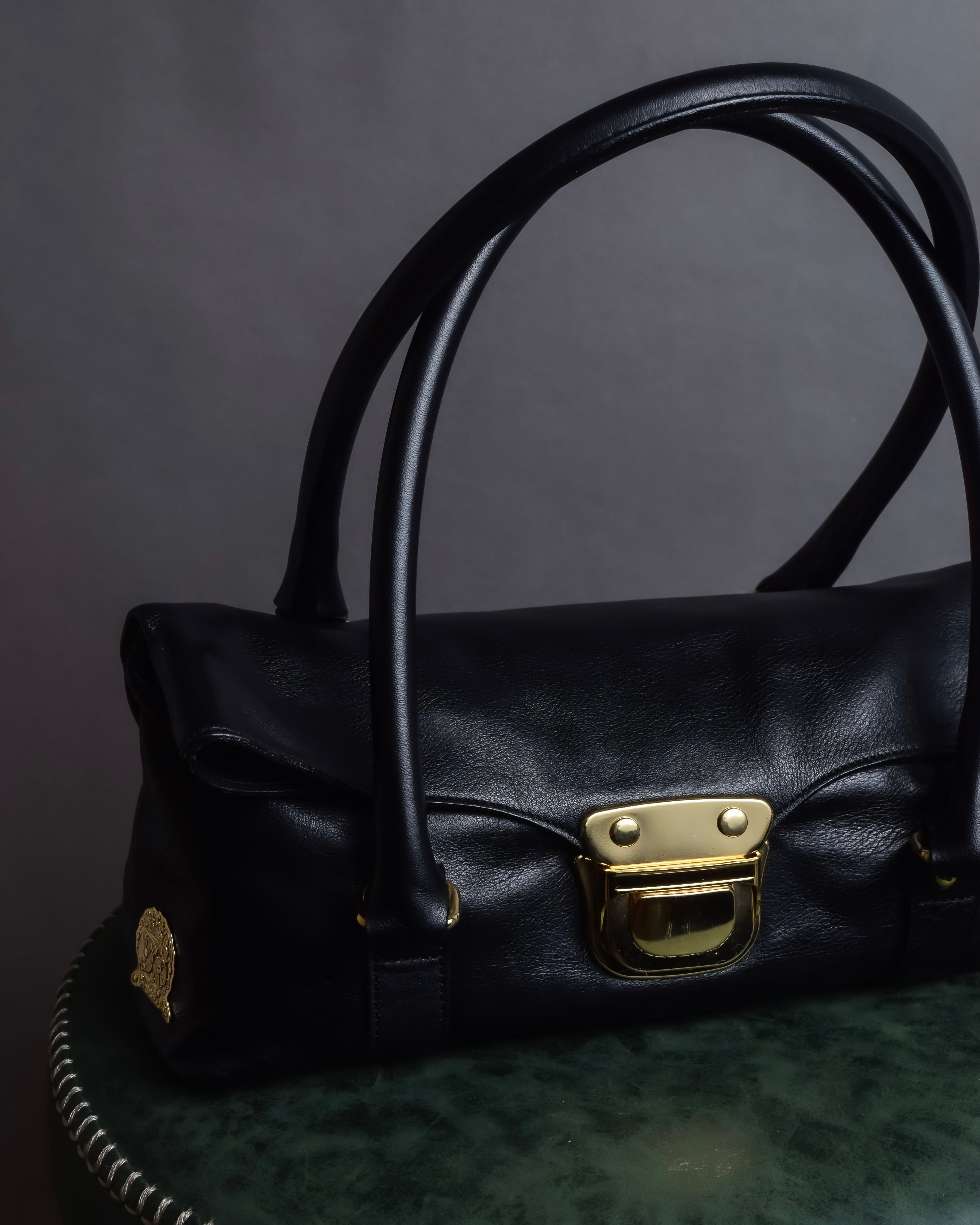 "ADMJ" Gold clasp grain leather shoulder bag