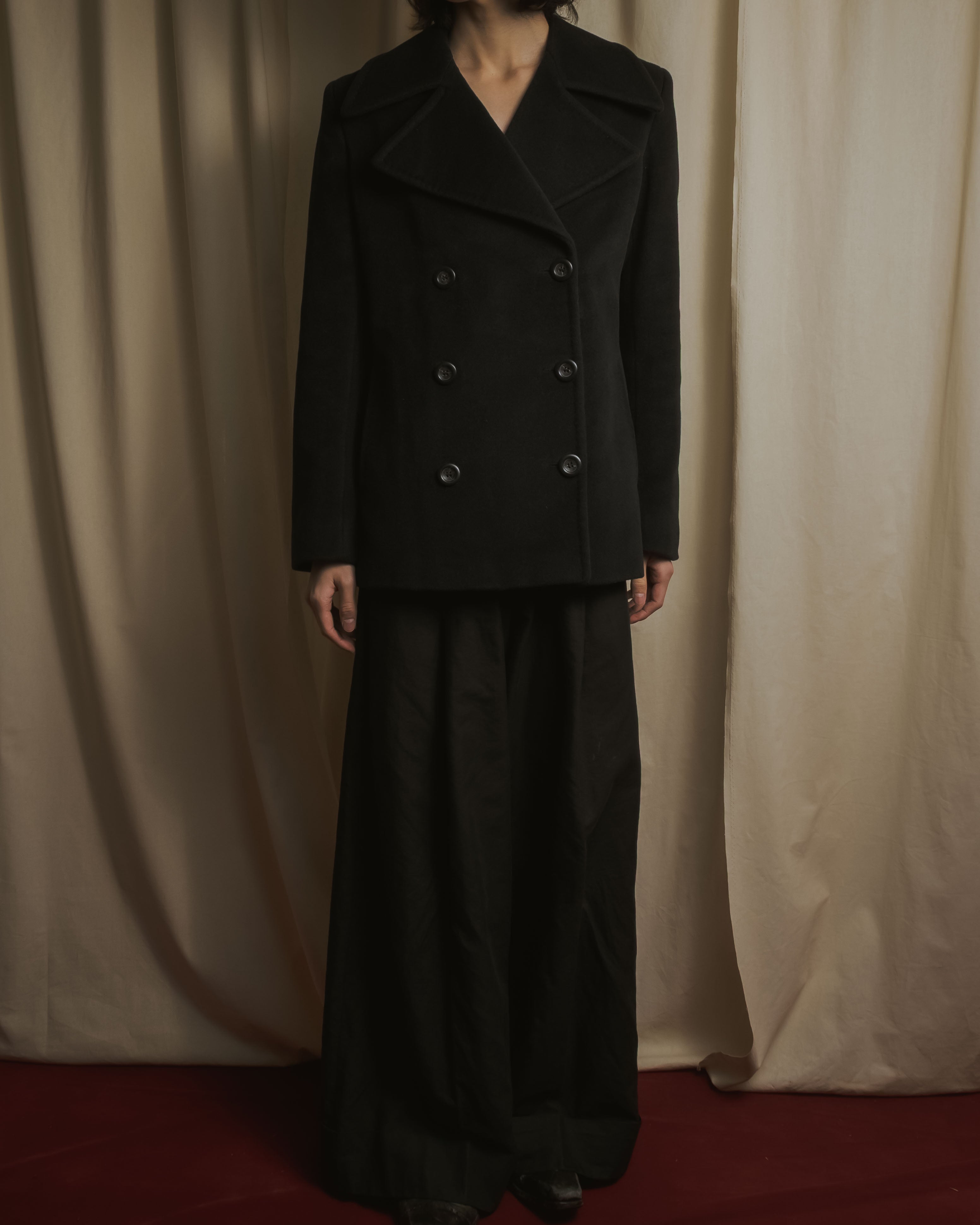 Abrigo doble botonadura estilo pea coat de los años 90-00 de "Max Mara"