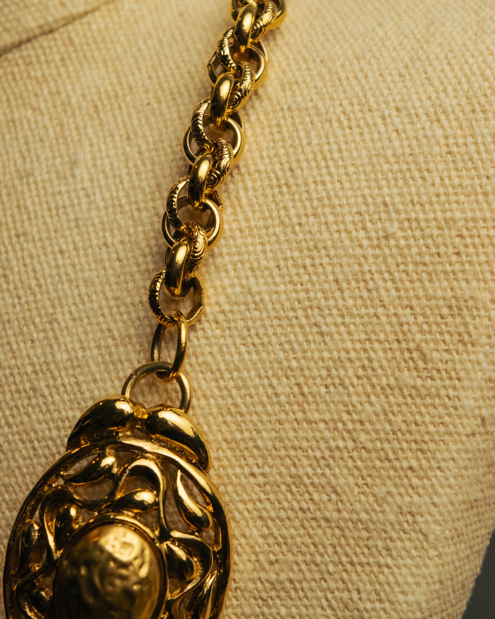 -SPECIAL- “YVES SAINT LAURENT” 80’s-90’s Baroque statement necklace