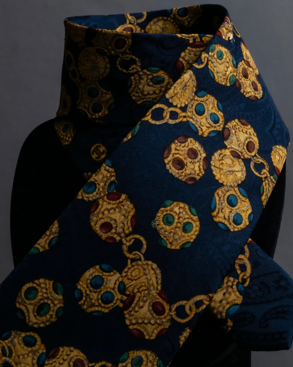 "CHANEL" Jewelry pattern silk necktie