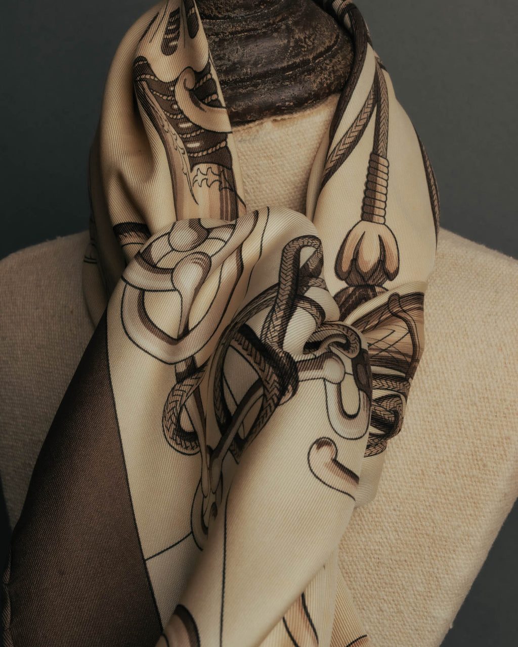 "Hermès" Cliquetis、J. Abadie silk scarf