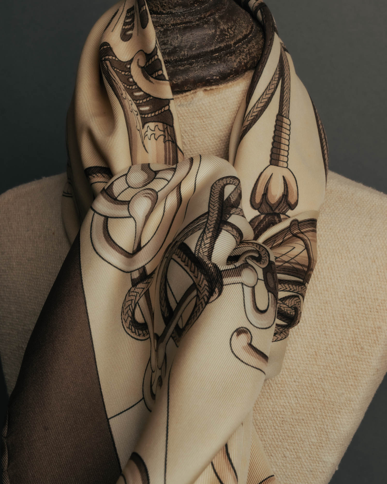 "Hermès" Cliquetis、J. Abadie silk scarf