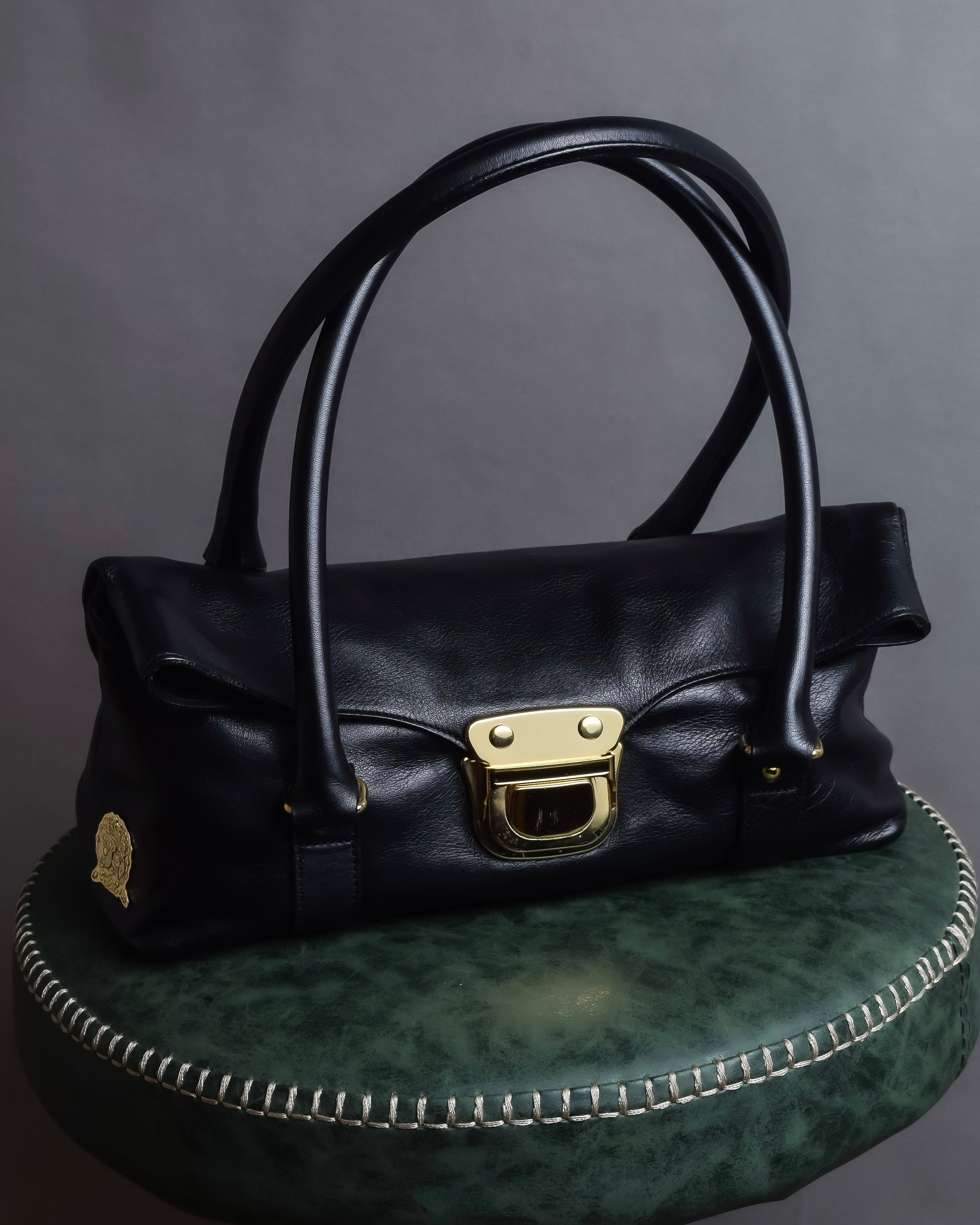 "ADMJ" Gold clasp grain leather shoulder bag