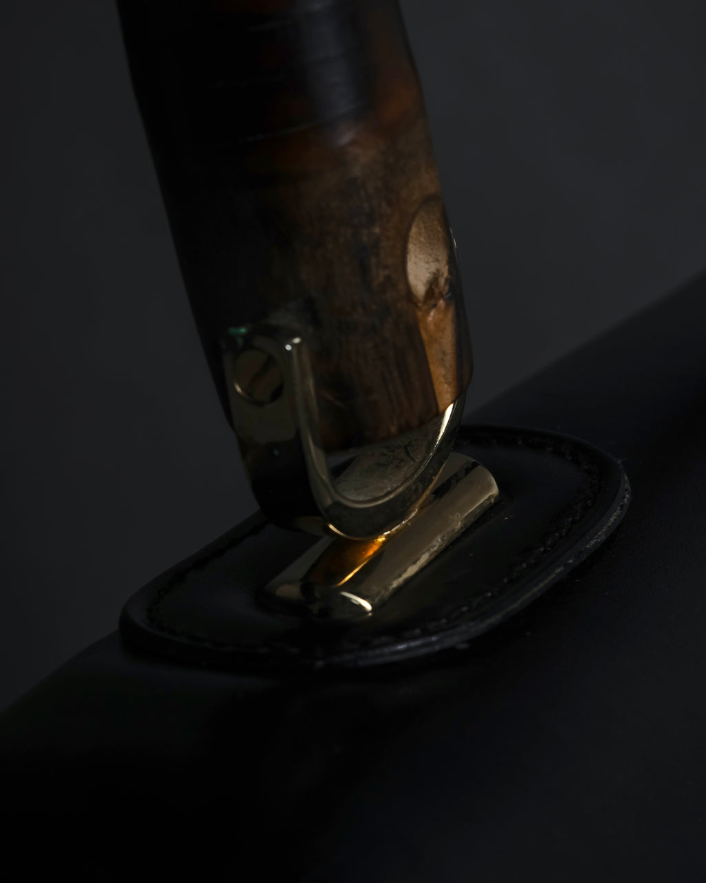 -MOOD Christmas Collection-
"CELINE" 70's Curved organic silhouette bamboo leather hand bag