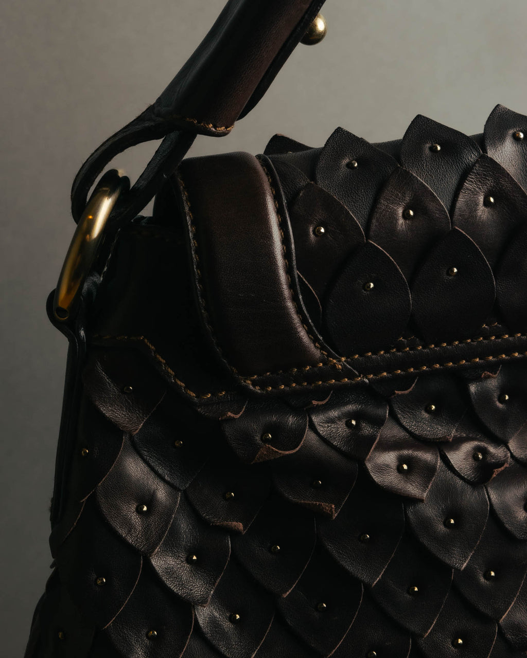 -SPECIAL- “Salvatore Ferragamo” 00’s-10’s Leather scale appliqué gancini shoulder bag