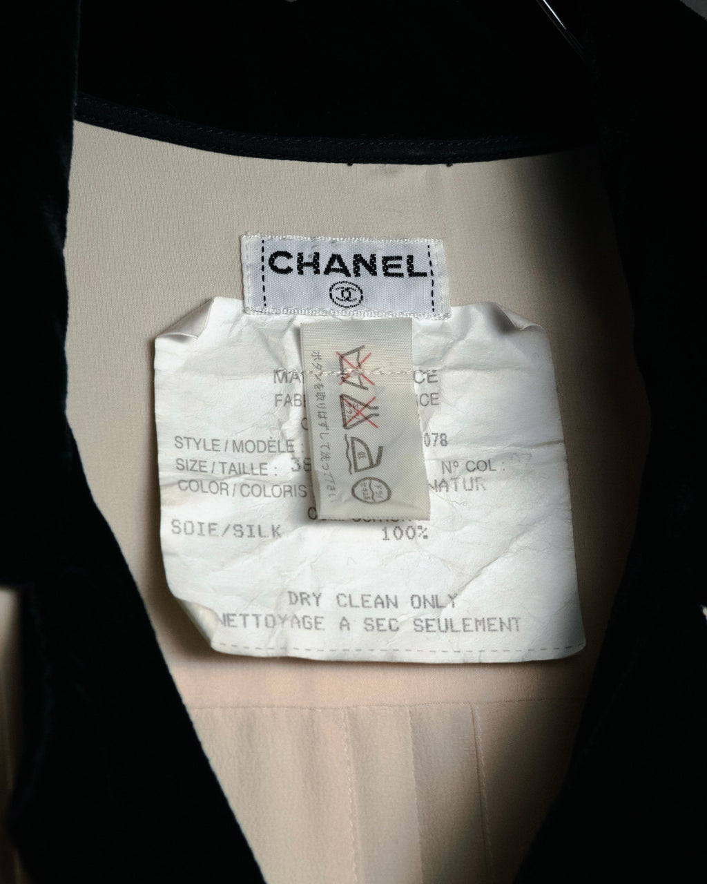 –SPECIAL– “CHANEL” 80’s-90’s pleated silk velvet trim blouse