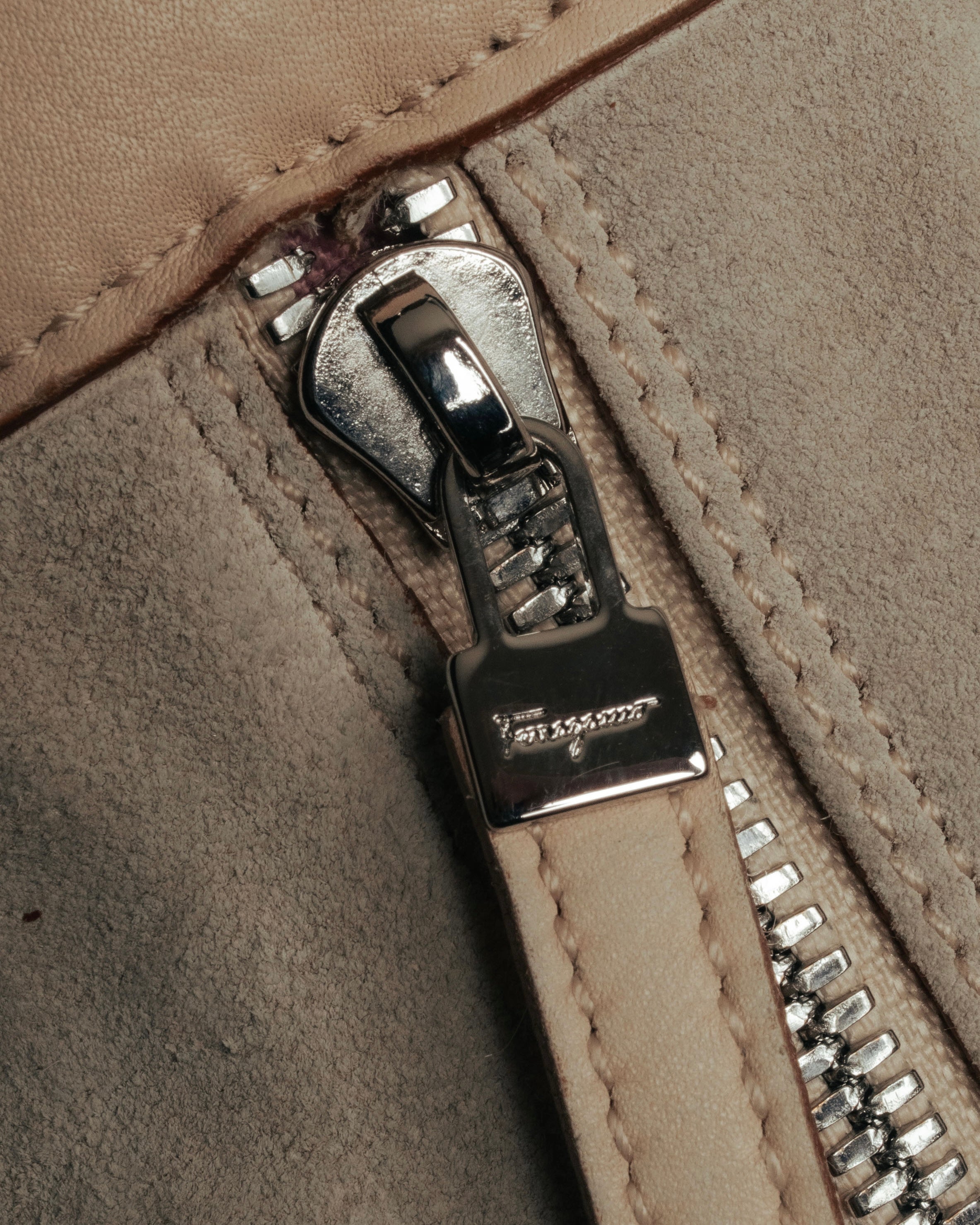 “Salvatore Ferragamo” 00’s Fur panel suede shoulder bag