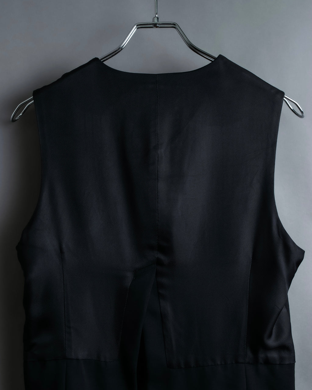 “Y‘s” Tail coat detailed vest