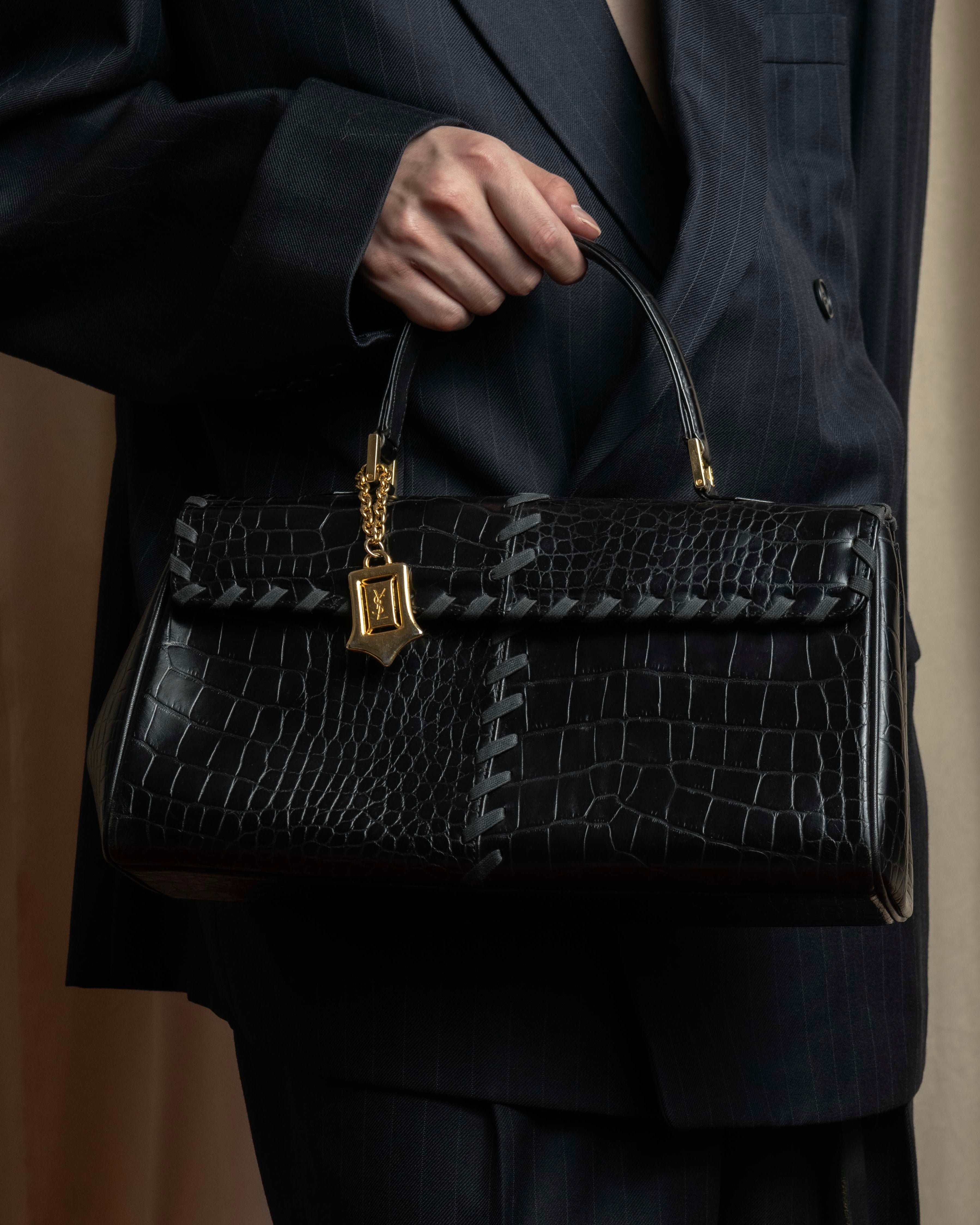 YVES SAINT LAURENT (イヴ・サンローラン) - ハンドバッグ - ブラック