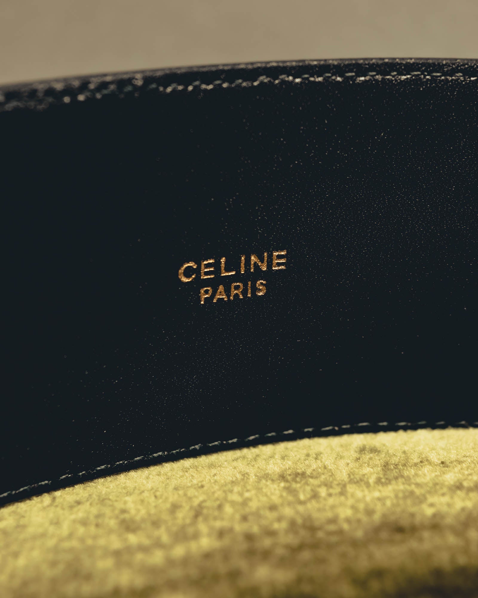 "CELINE" 18's-Glossy black chain leather belt
