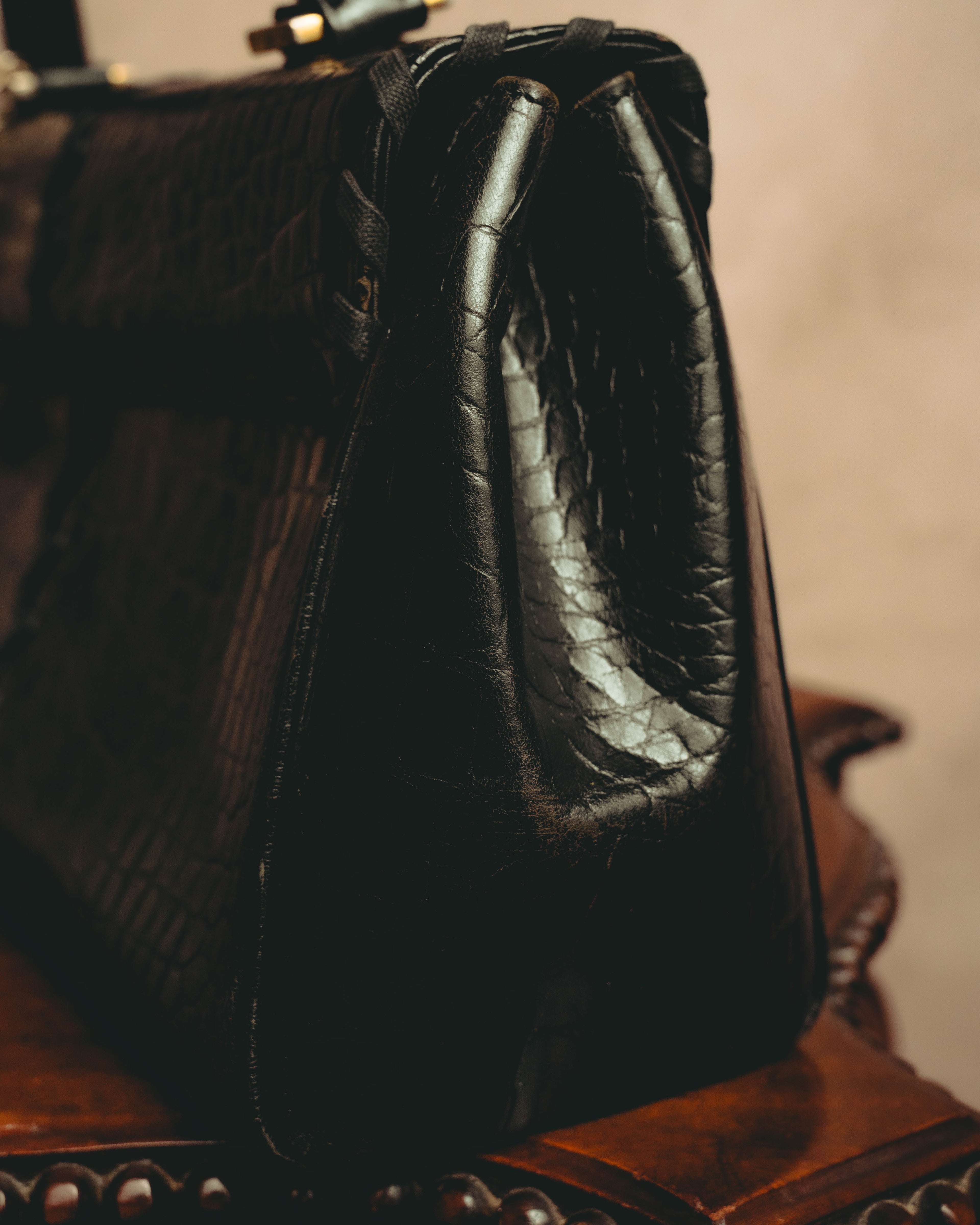 -SPECIAL- “Yves Saint Laurent” 80’s-90’s Crocodile embossed lace-up handbag