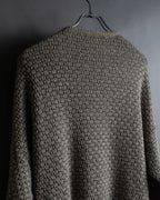 "Vintage geometric pattern V-neck knit"