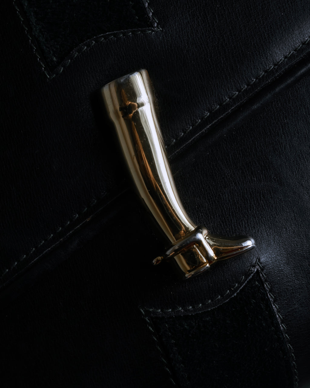 "GUCCI" Saddlery motif crisp design vintage leather shoulder bag