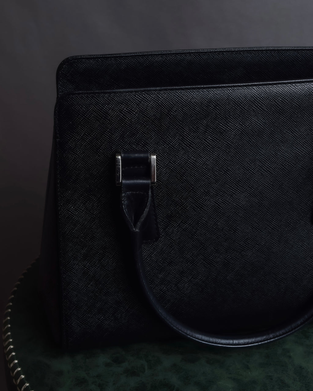 "BURBERRY" Trapezoidal embossed leather one-handle bag