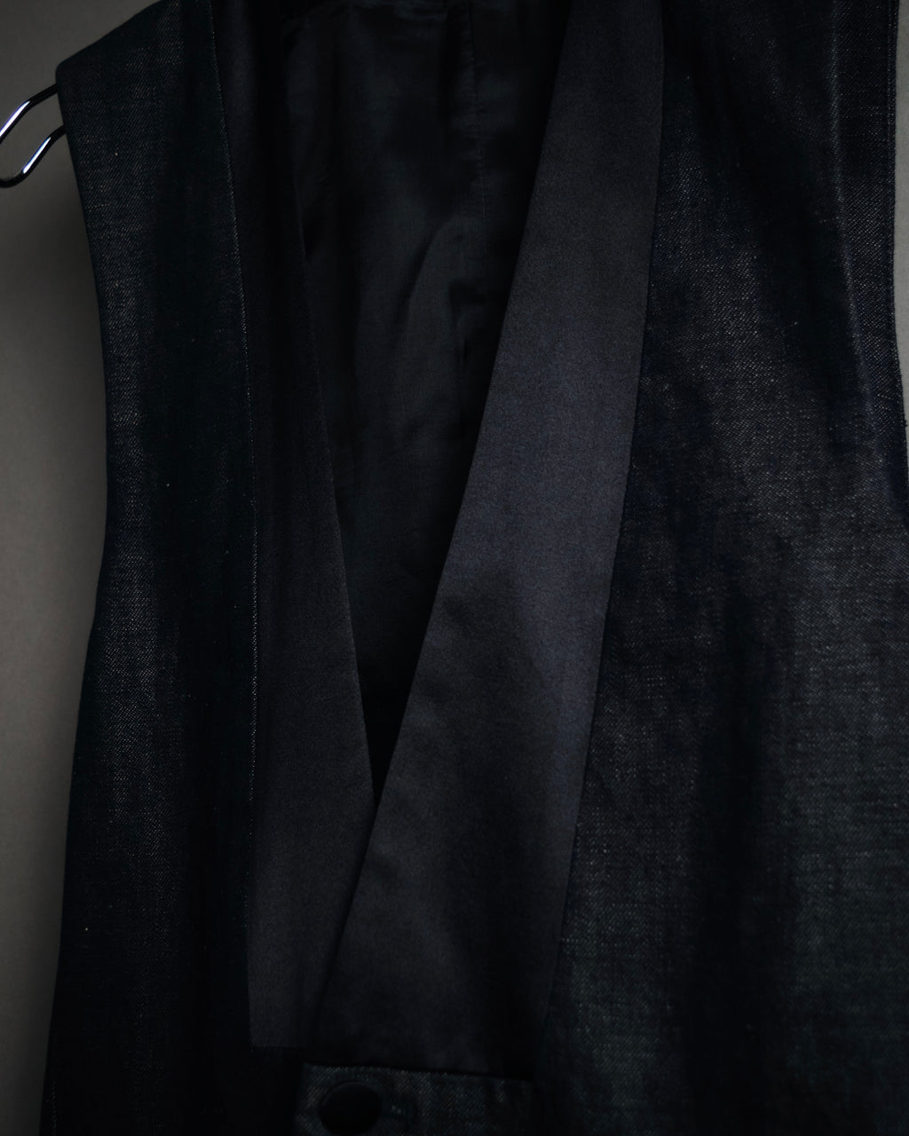 –SPECIAL– "Maison Martin Margiela"
2011 Replica denim smoking vest