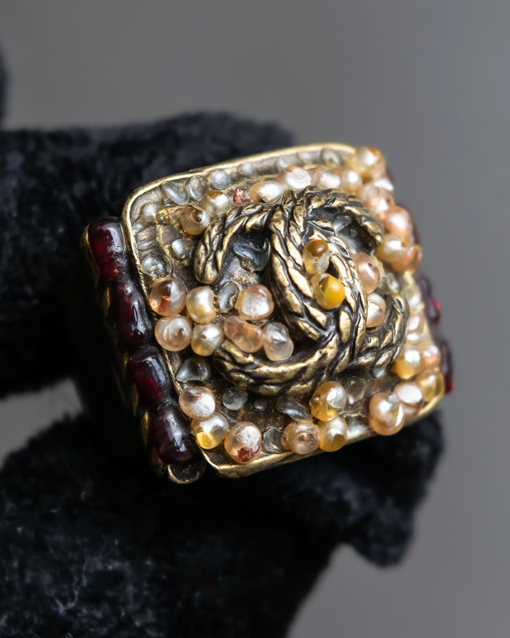 "CHANEL" Glass pearl Coco mark motif gold ring