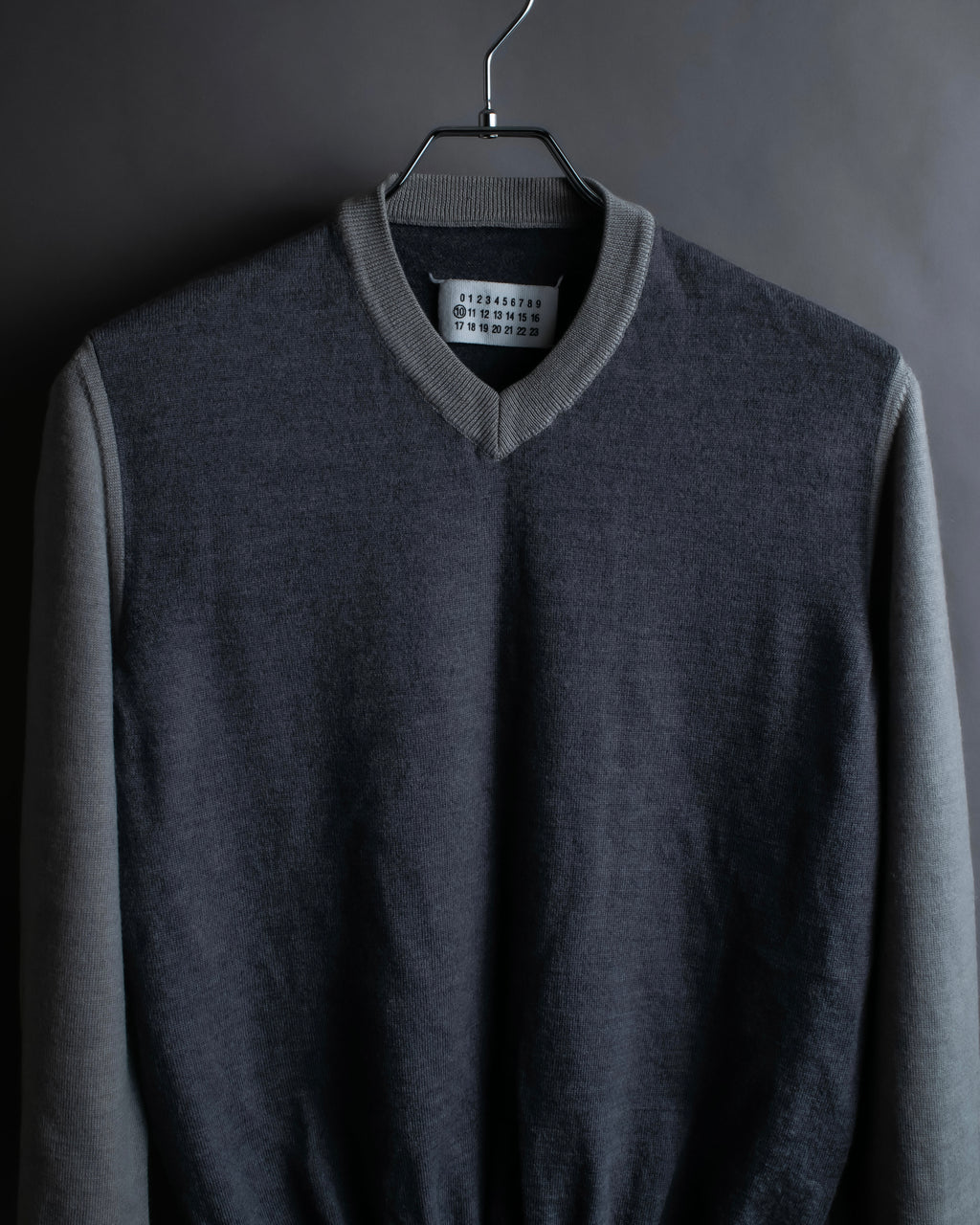 "Maison Martin Margiela" 2008SS two-tone V-neck knit