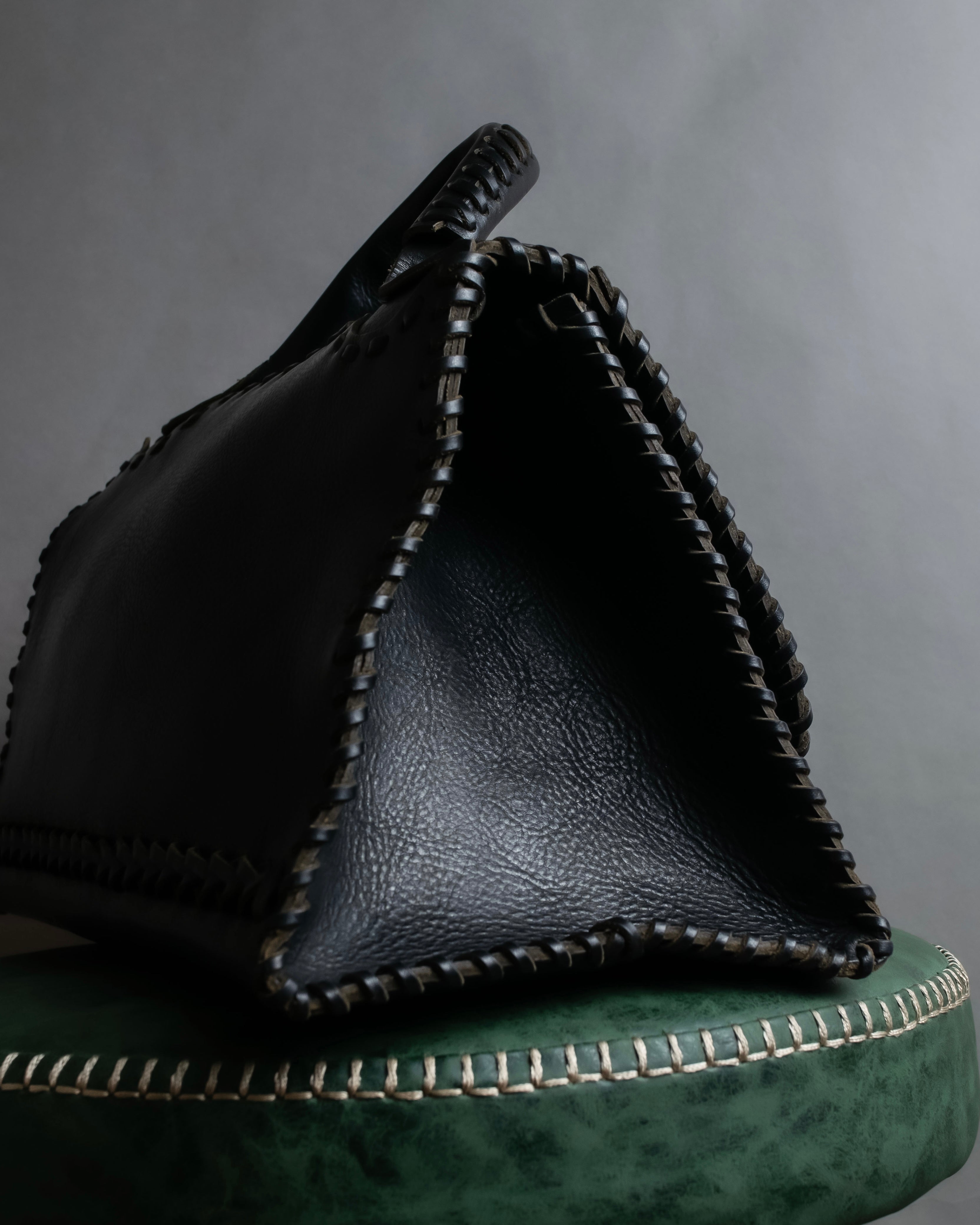 "FENDI" Hand stitched design leather hand bag