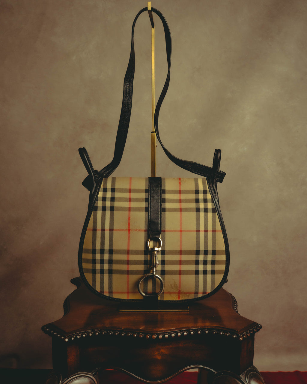 “Burberrys” 80’s-90’s Shadow horse check saddle shoulder bag