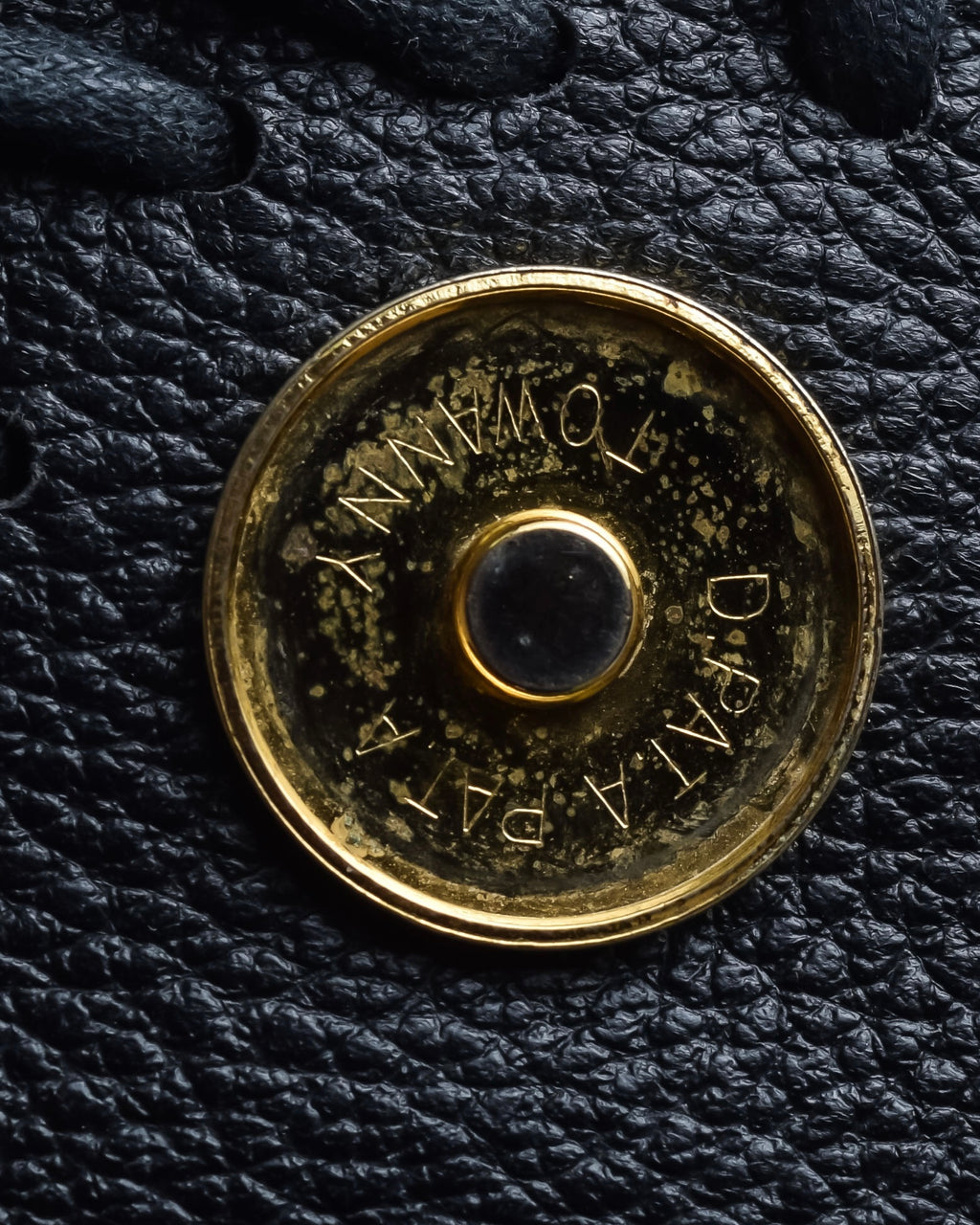 "YVES SAINT LAURENT" Hand stitched design trapezoid leather bag