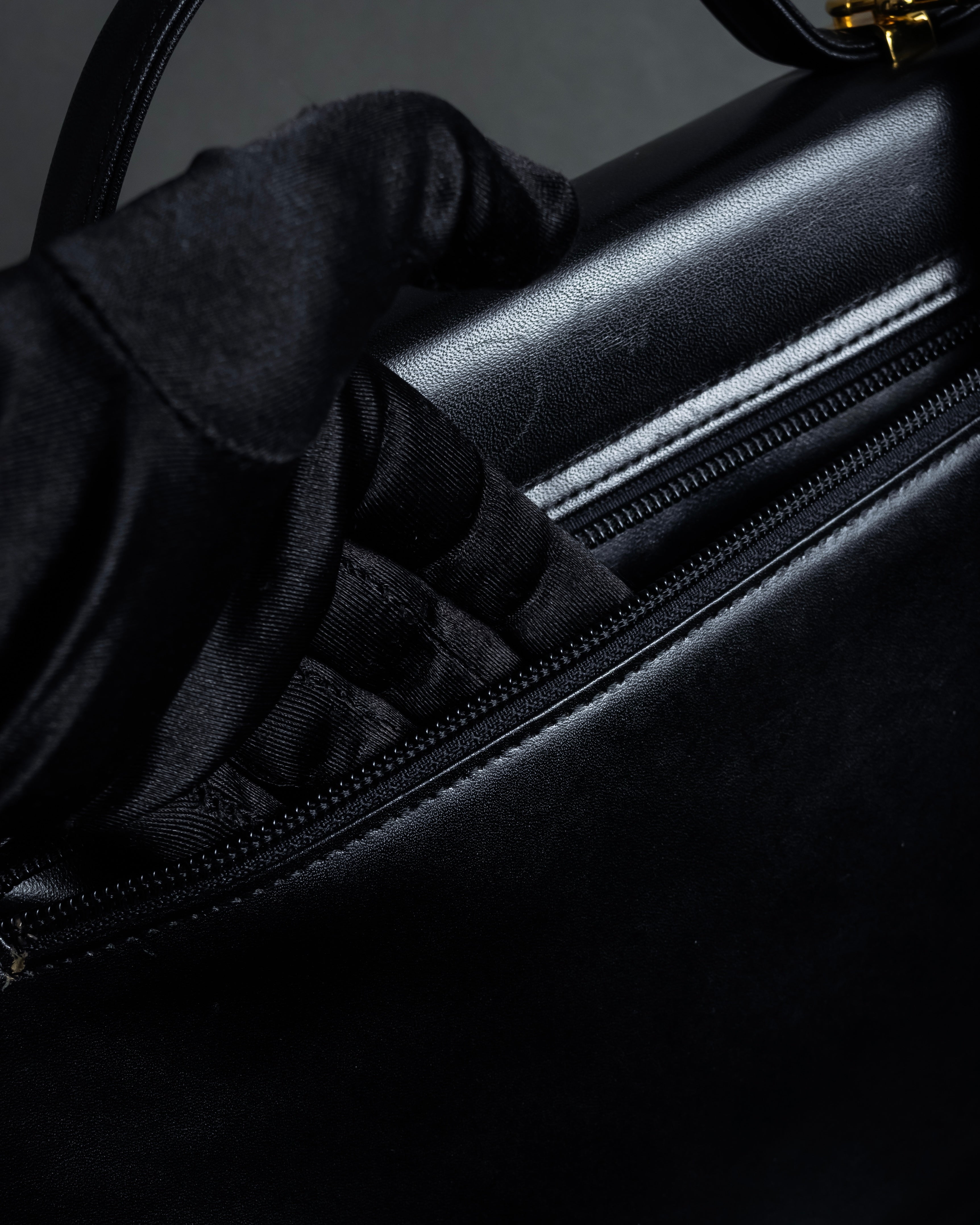 "JUNKO KOSHINO" Geometric motif design 2-way leather shoulder bag