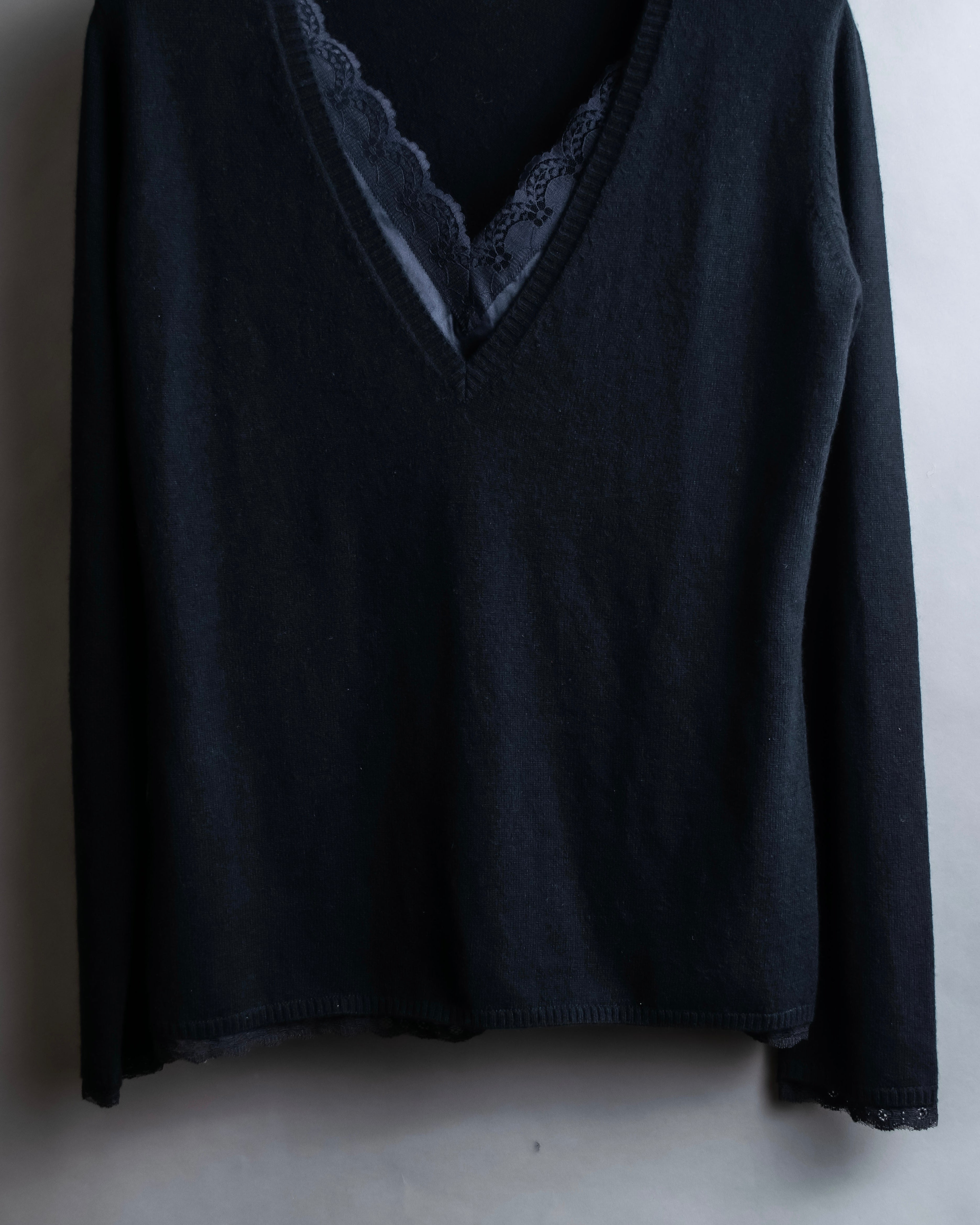 "DOLCE & GABBANA" Lace layered design V-neck knit