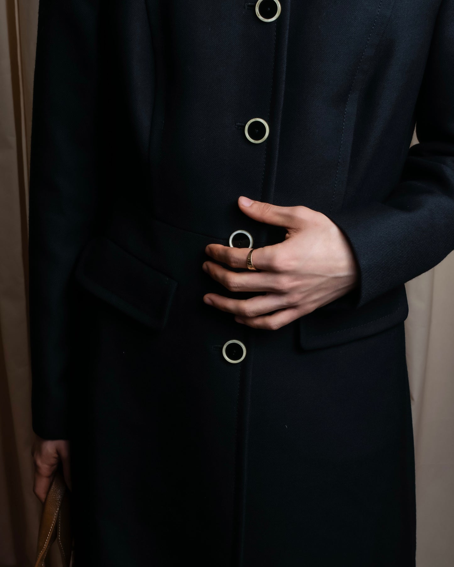 "ALBERTA FERRETTI" Large button shaped flare silhouette soutien collar coat