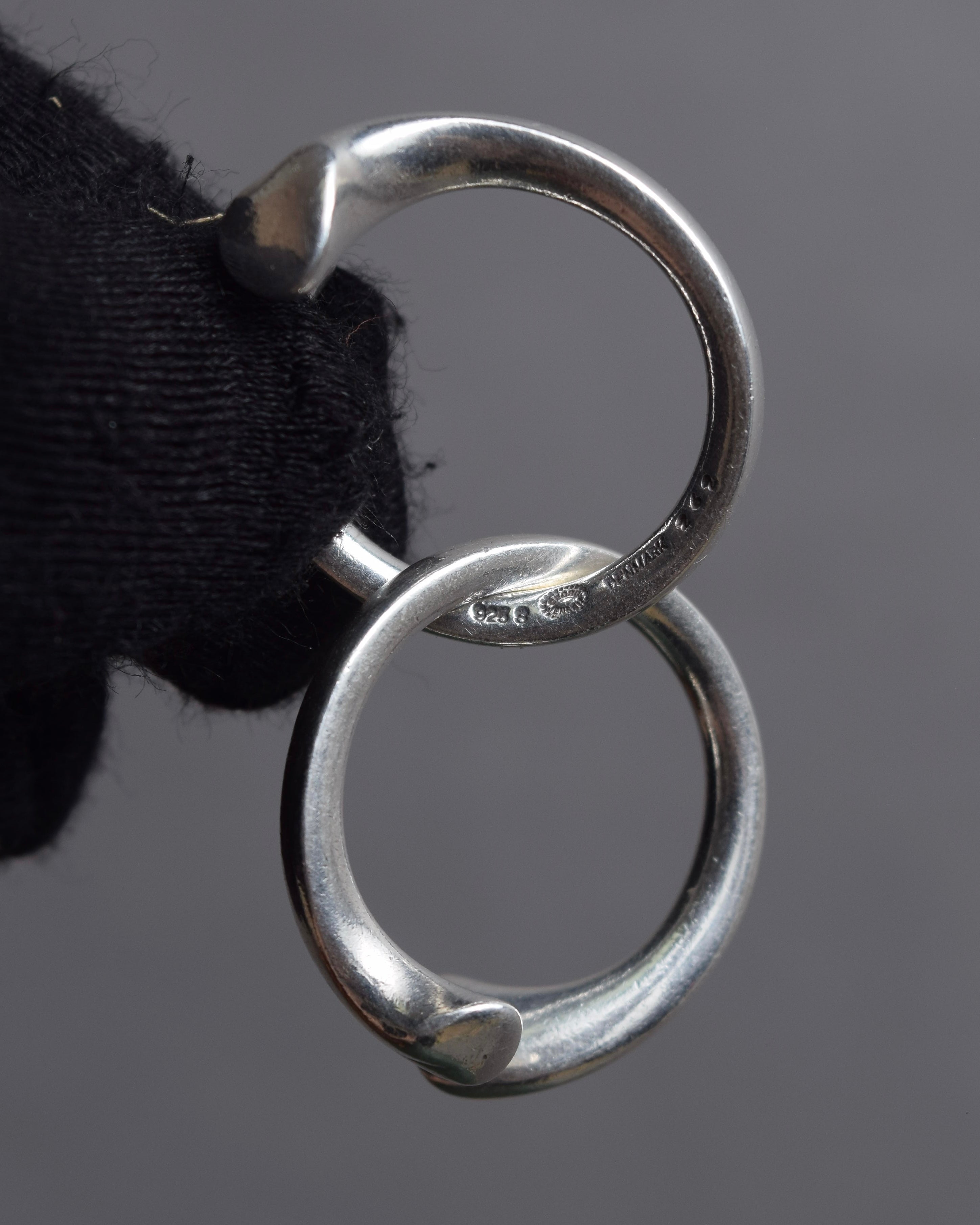 "CHANEL" Curved frame double combination silver earrings