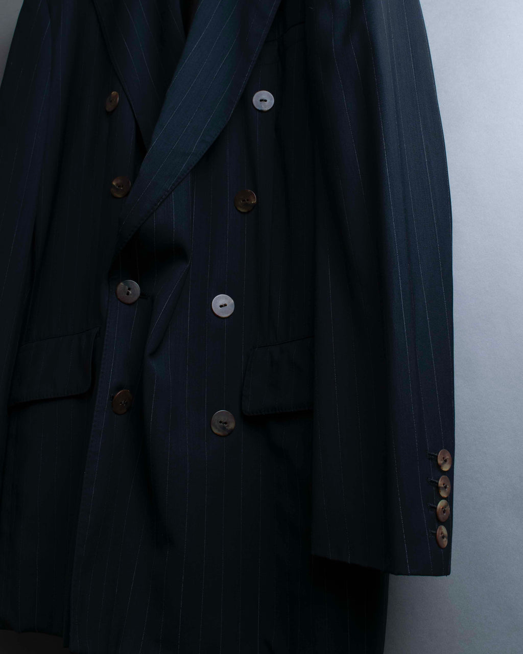 "JEAN PAUL GAULTIER HOMME"
Oversized shadow stripe set up