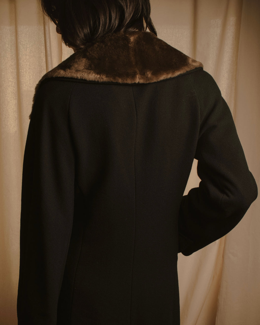 -SPECIAL- "Max Mara"
90’s Detachable fur collar virgin wool long coat