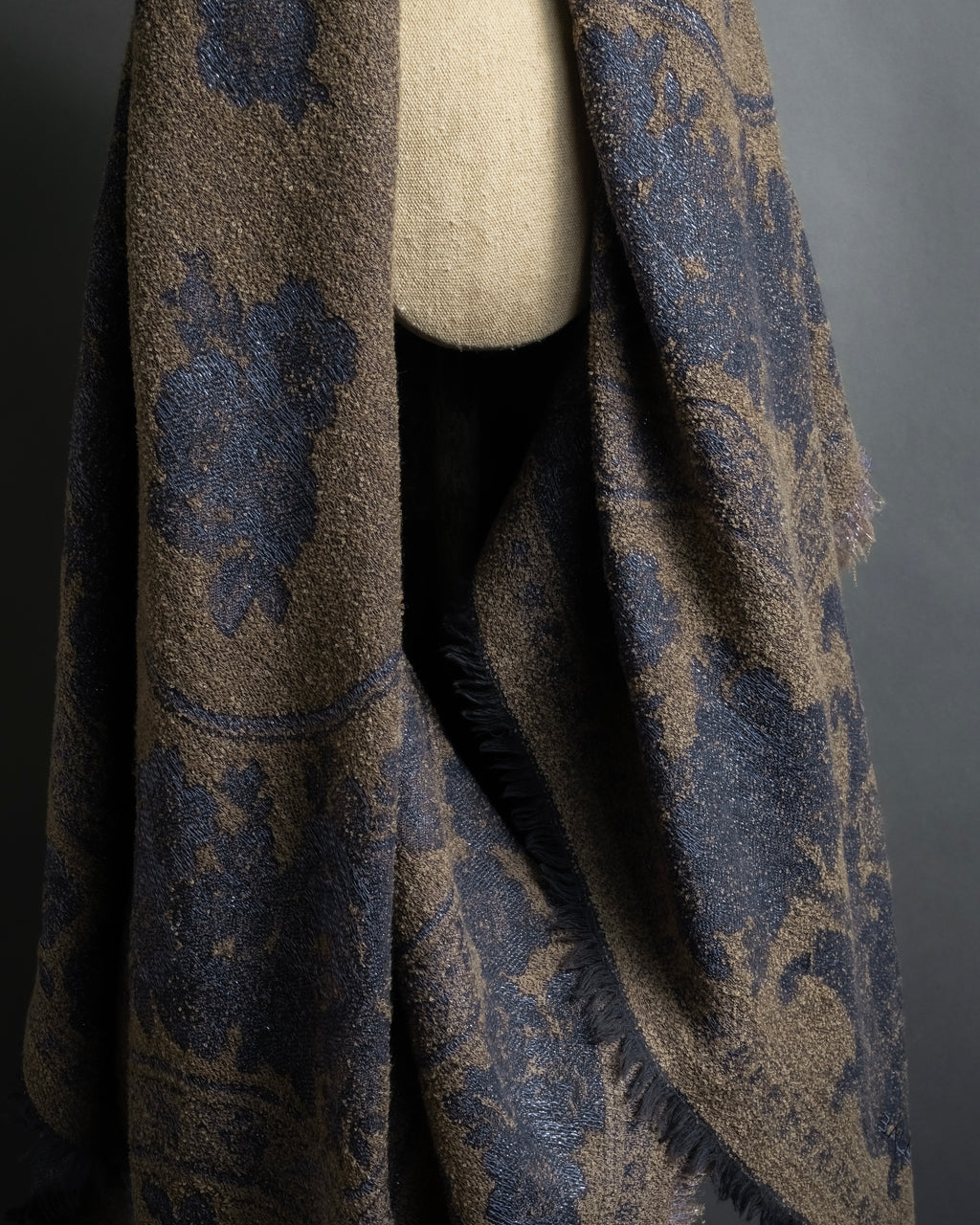 "BALENCIAGA" Large size lame jacquard weave stole