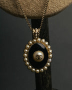 -SPECIAL- “CHANEL” 2017 Cruise Collection Pearl trimmed black pendant necklace