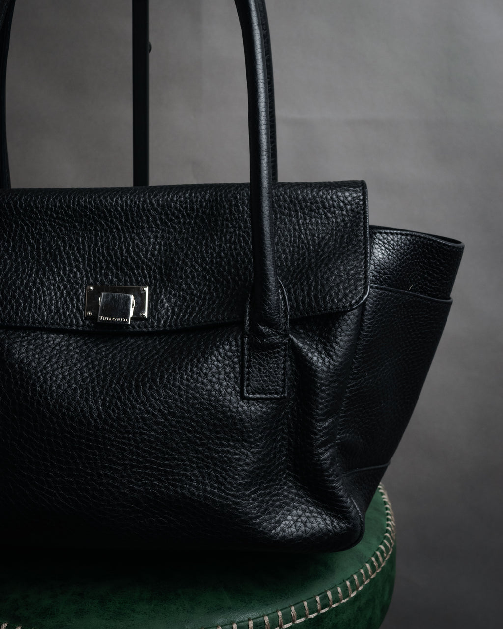 “TIFFANY & CO.” 2010’s Grained leather chain shoulder bag