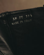 ブーツ内側のレザーに「3H 40 394」「MADE IN ITALY」と刻印されたディテールカット。説明文中の3H表記および年代資料への言及に対応する箇所です。