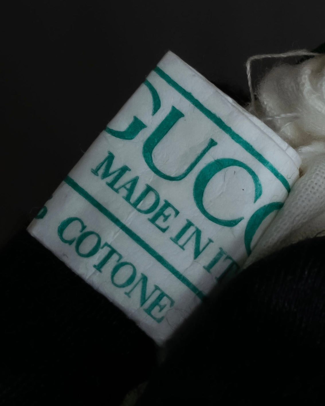 "GUCCI" Aristocratic crest charm suede shoulder bag