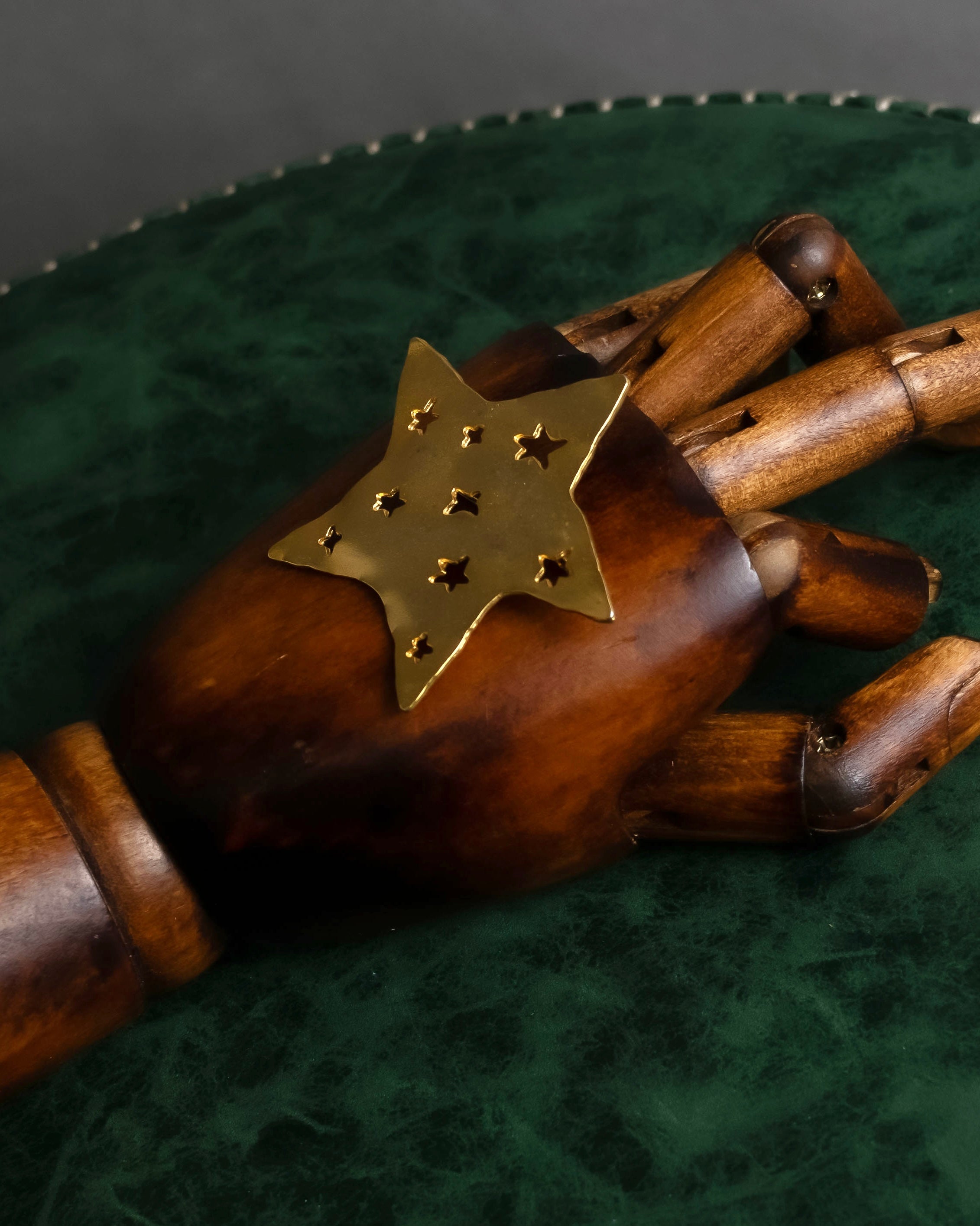 "KENZO" Star motif gold brooch