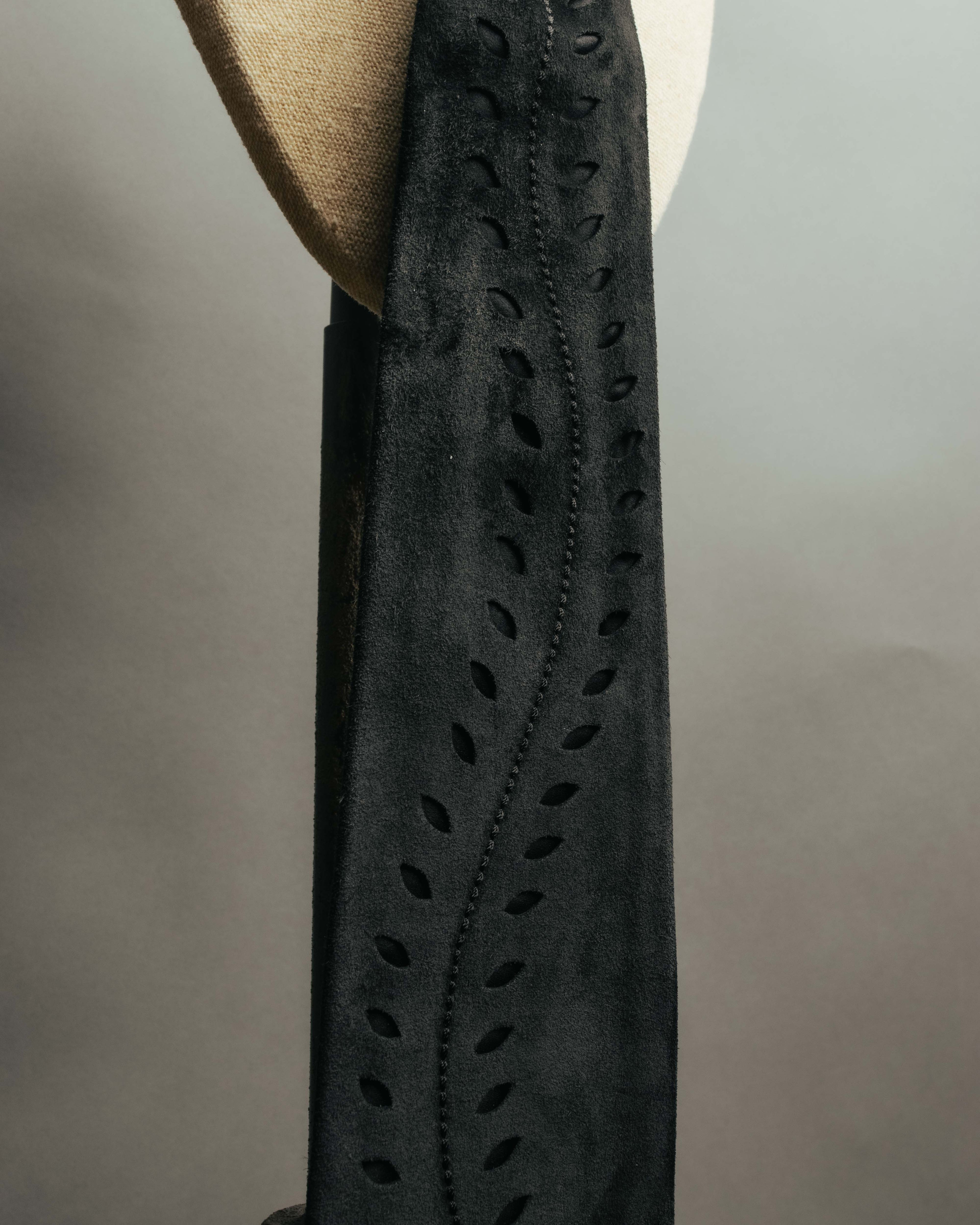 -SPECIAL- “HERMÈS” 2008-18 Suede cutwork leather tie