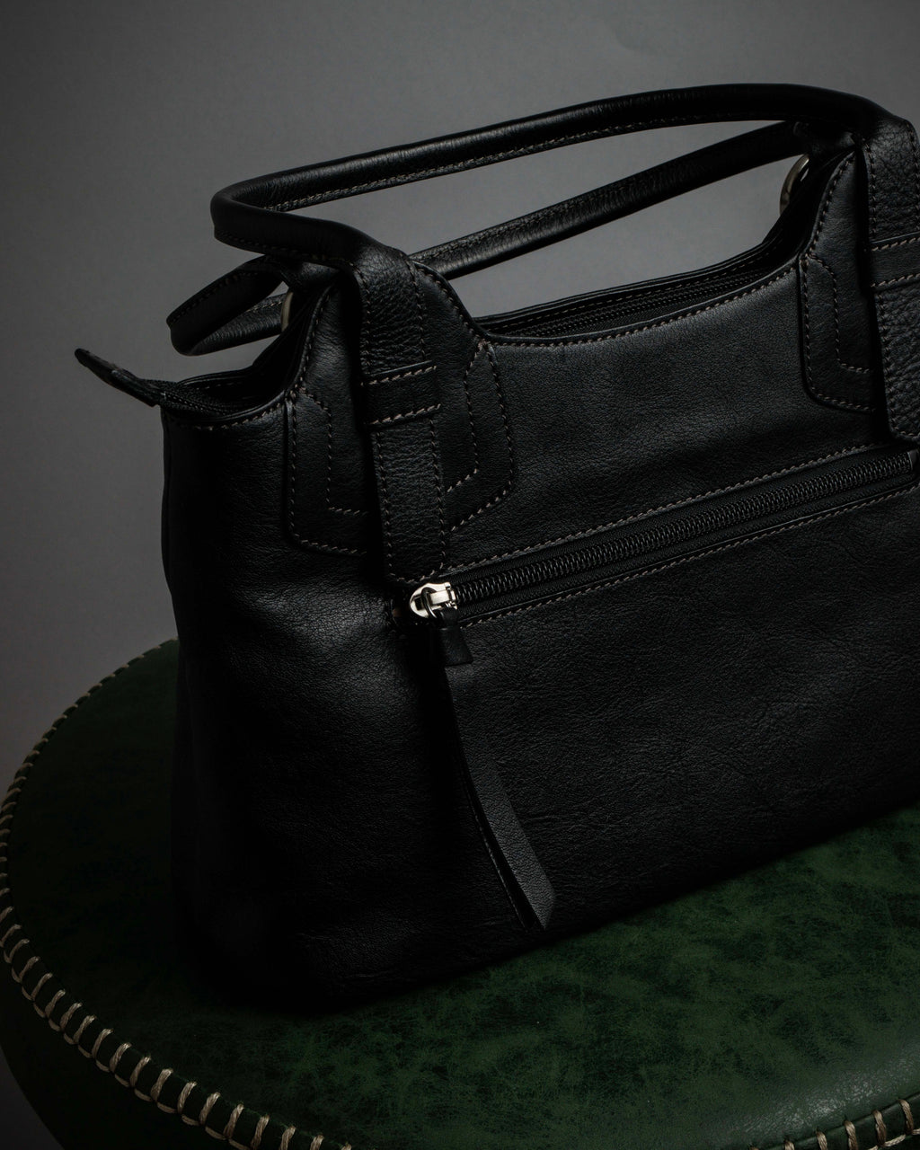 "Mila Schön" Horizontal minimalist metal fittings leather one-handle bag