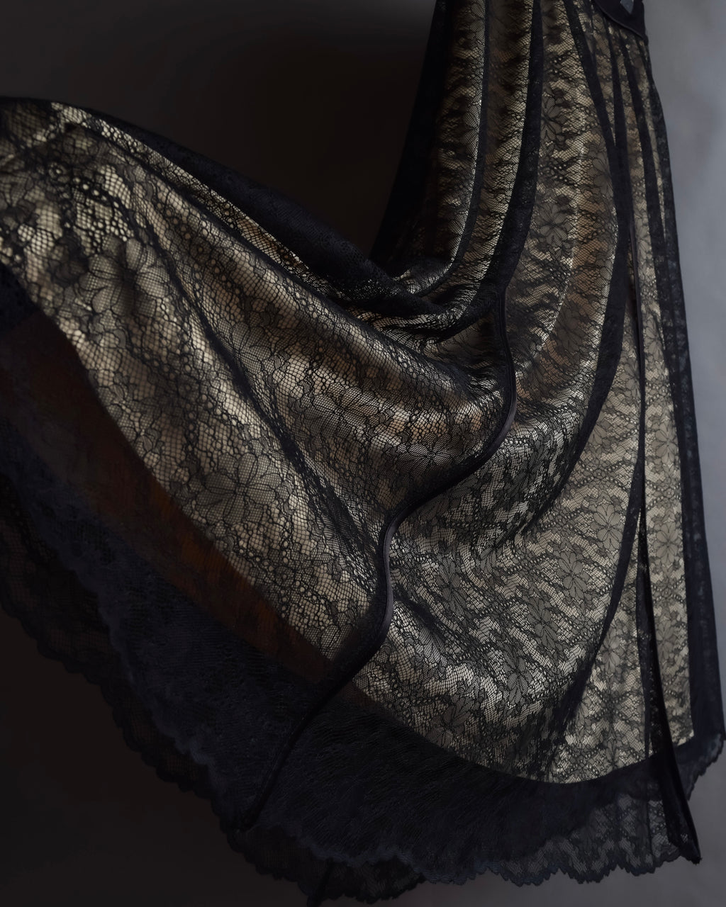 "LANVIN en Bleu" Flowers black lace layered skirt